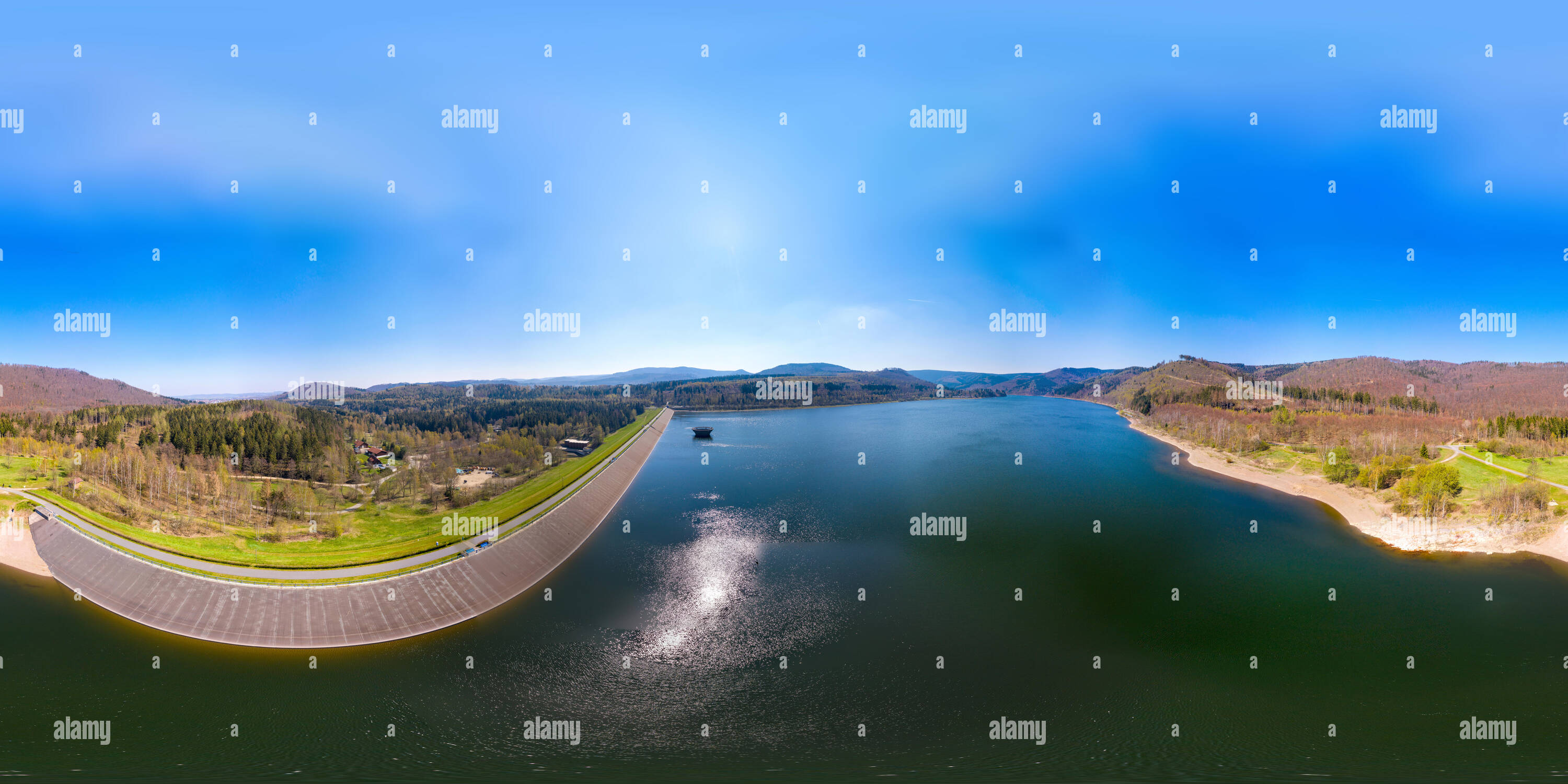 360 Grad Panorama Ansicht von Dam- und -struktur der Innerste-dam, ein Reservoir für Trinkwasser, Power Generation und Freizeitaktivitäten in den Harz, 360 Degre