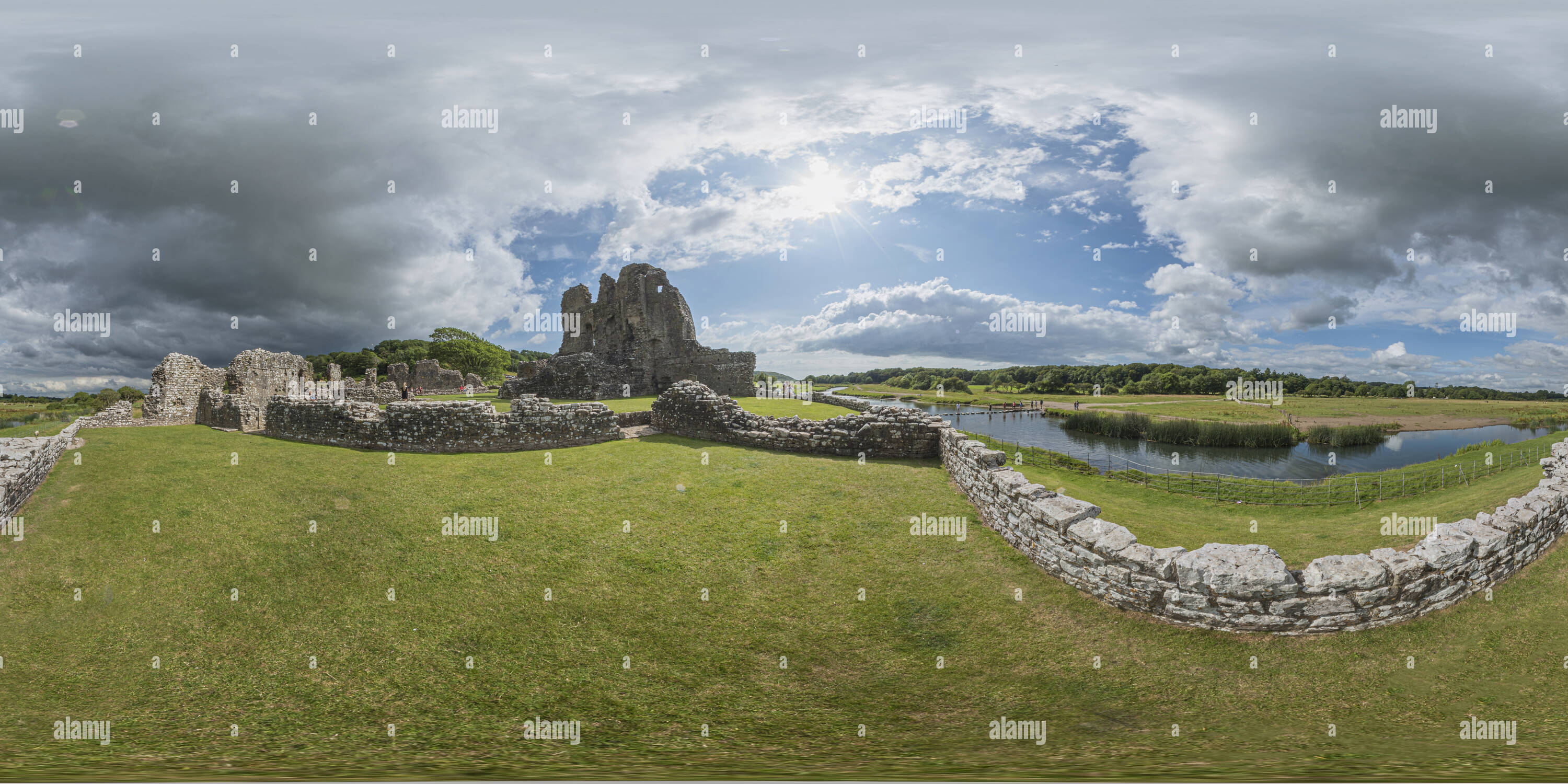 360 Grad Panorama Ansicht von Ogmore Castle IV 27.07.2019