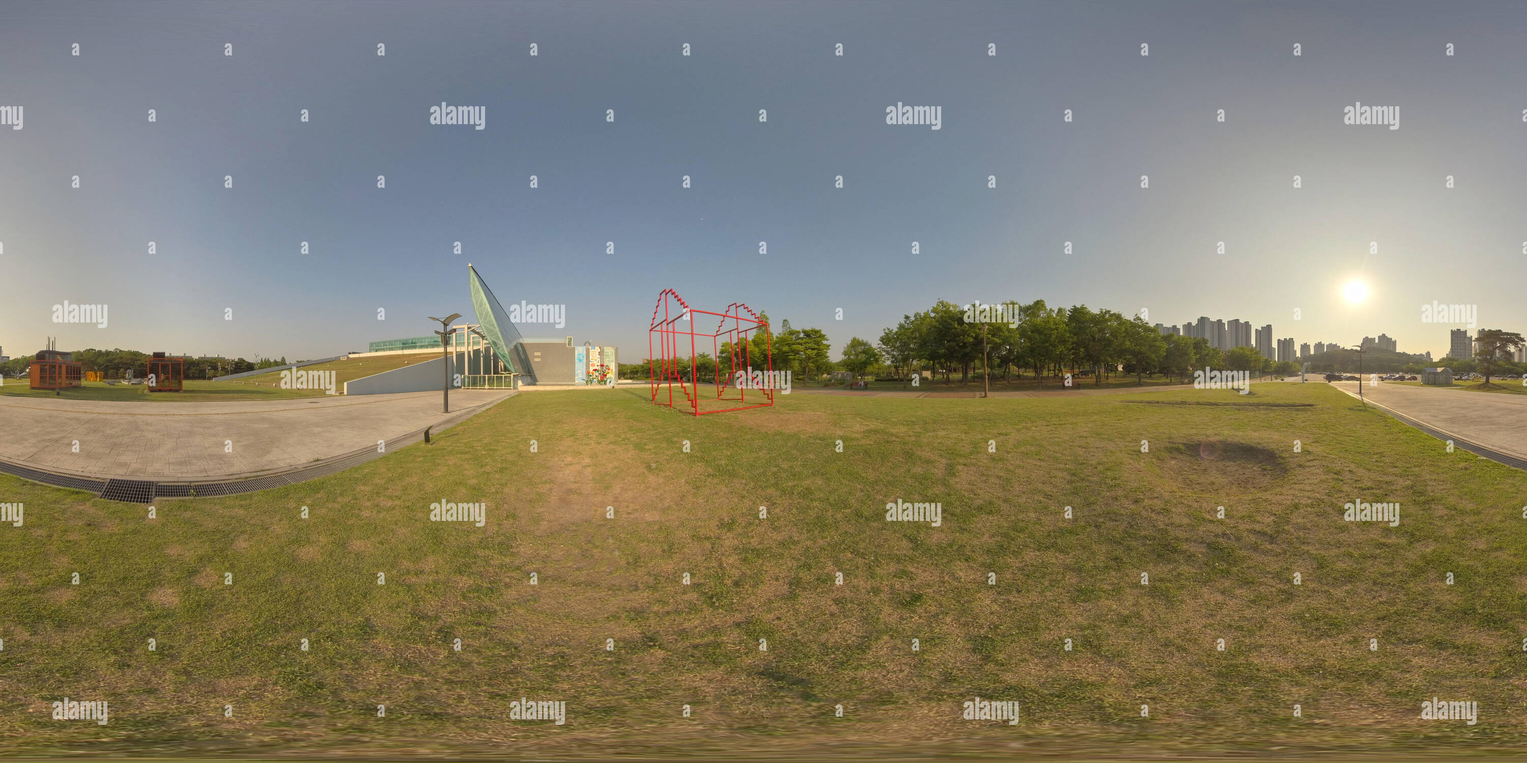 360 Grad Panorama Ansicht von Ansan, Südkorea - 12. Juni 2019. Panorama 360 Grad Blick in den Park. Wald und Park 360 Bild, VR-AR Inhalt.