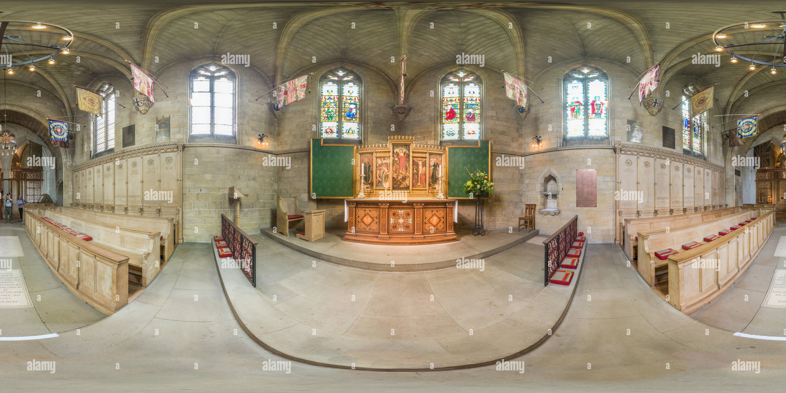 360 Grad Panorama Ansicht von Seite Kapelle (nach Norfolk Regiment gewidmet) an der heiligen und ungeteilten Dreifaltigkeit Kathedrale von Norwich, England.