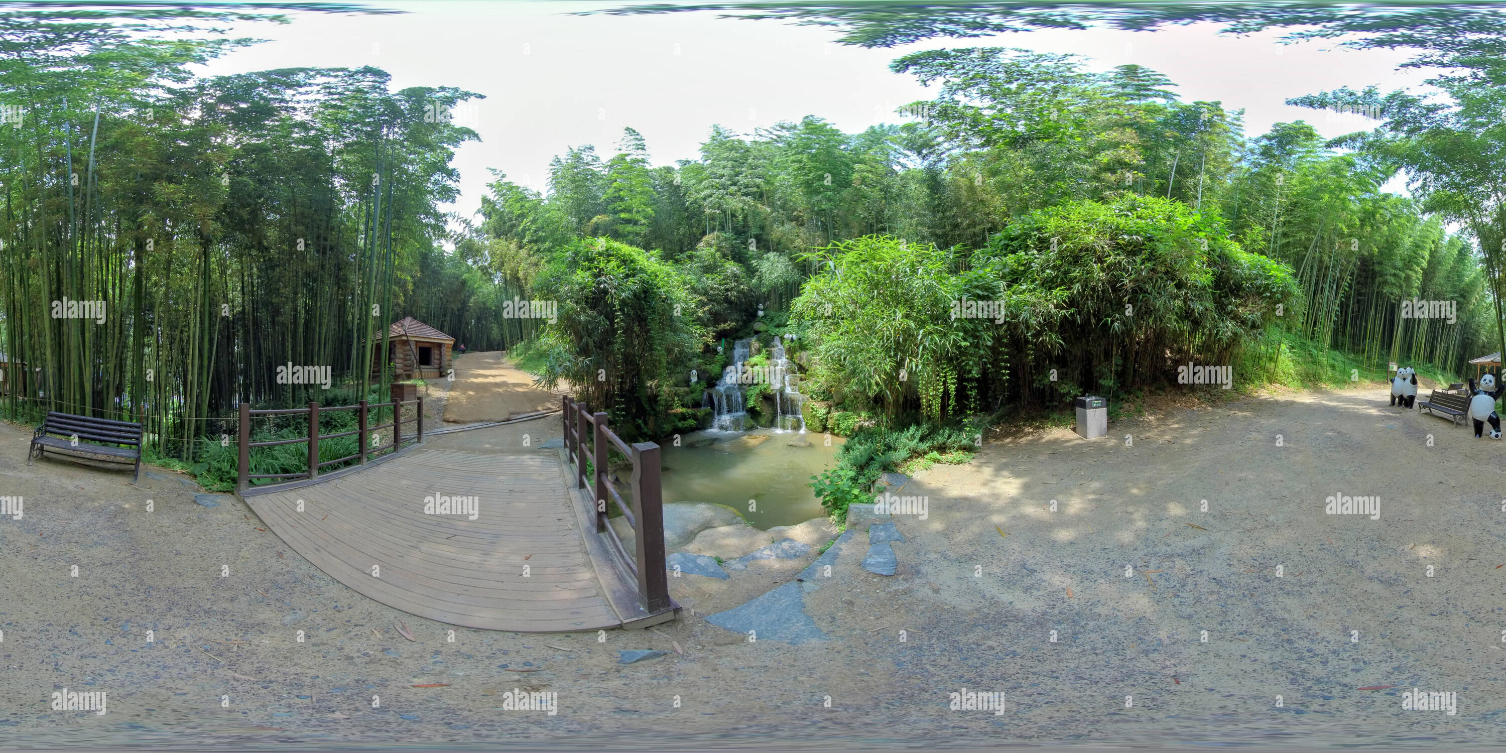 360 Grad Panorama Ansicht von Damyang, Südkorea - 24 Juli 2019 Juknokwon. 360 Grad Panorama von sphärischen Bambuswald.