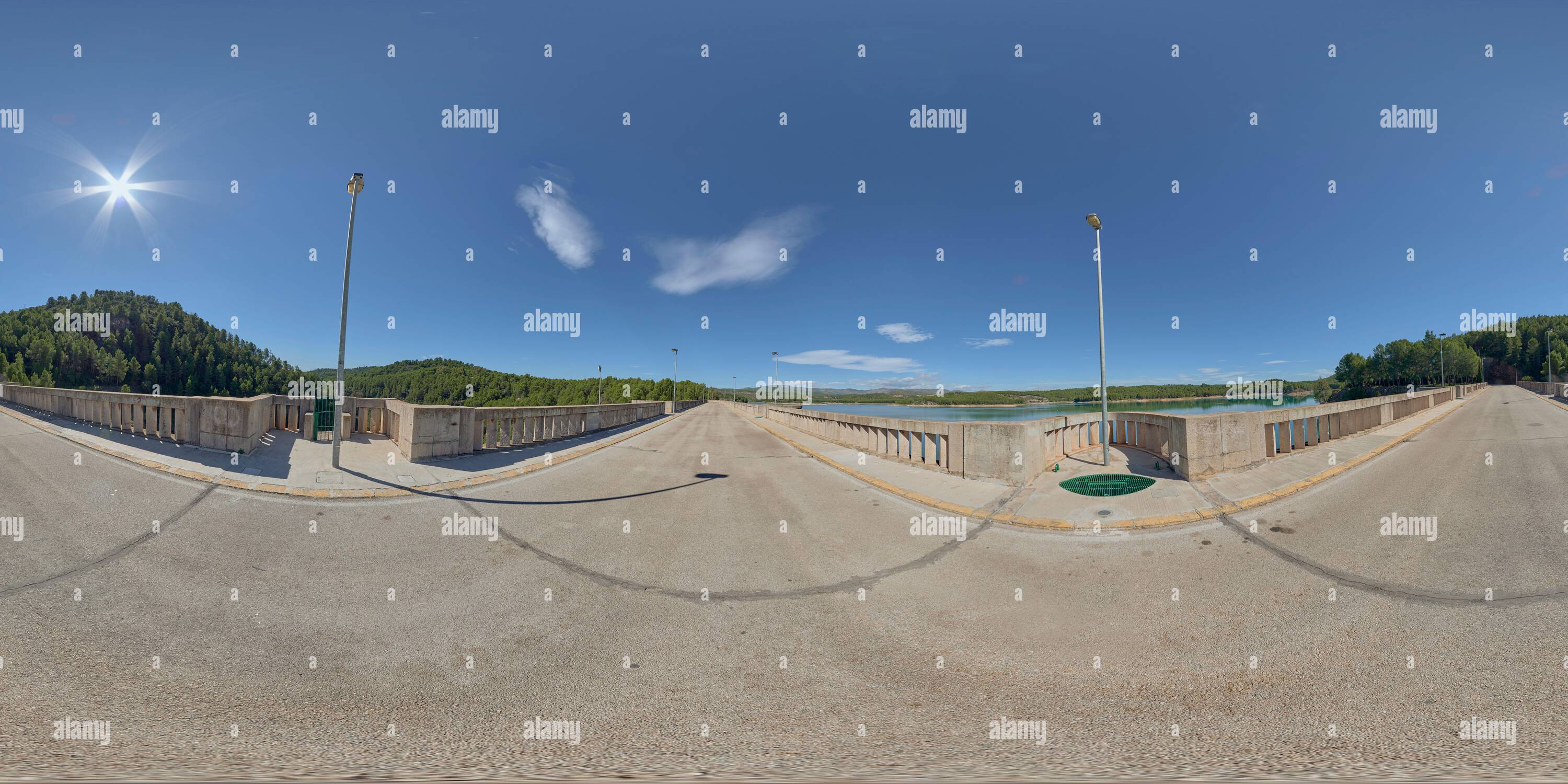 Vista panorámica en 360 grados de 360 grados Panorámica: Embalse de Sichar en el lecho del río Mijares, Onda, Caatellon, España, Europa