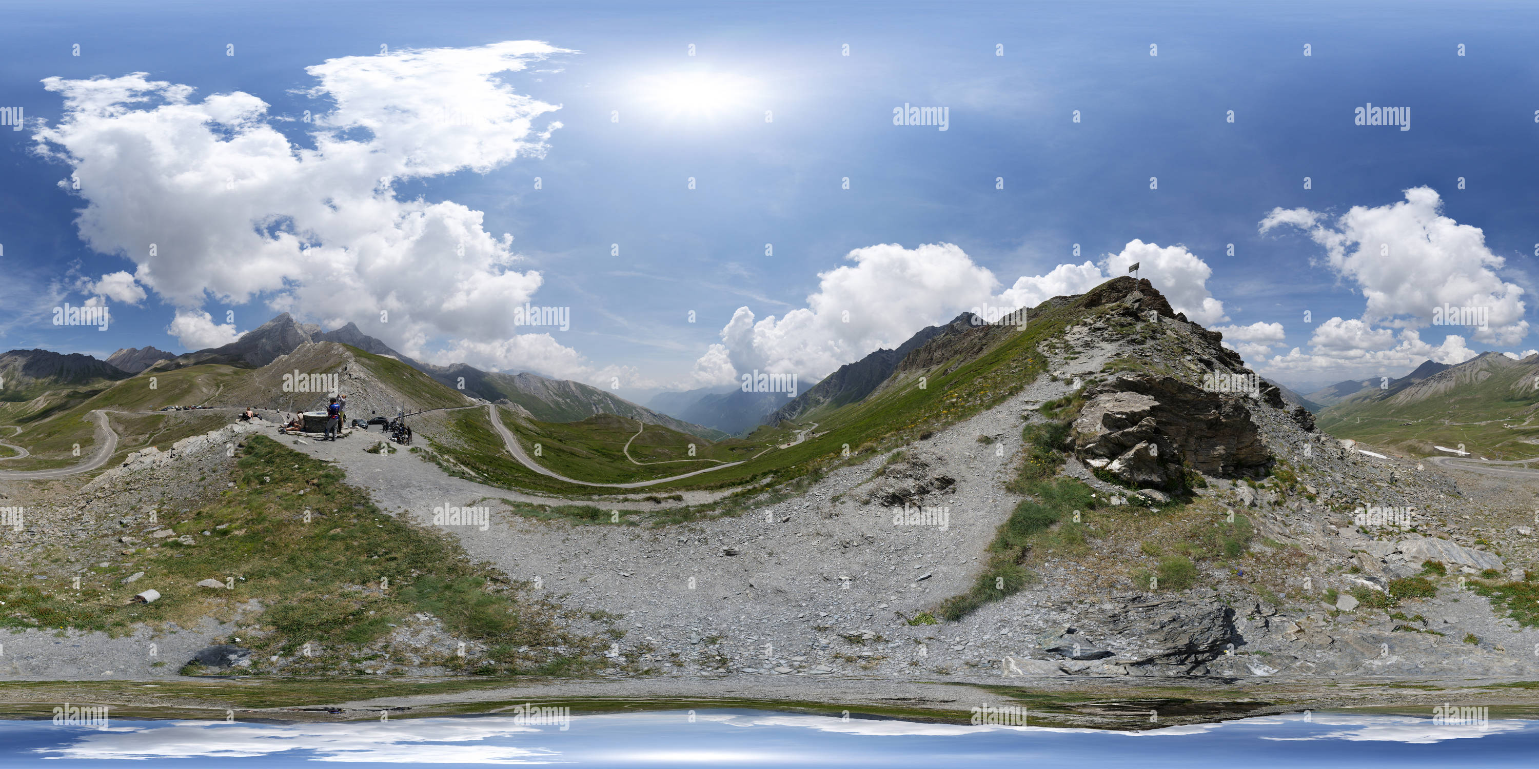 Vista panorámica en 360 grados de Vista desde Colle Agnello entre Italia y Francia