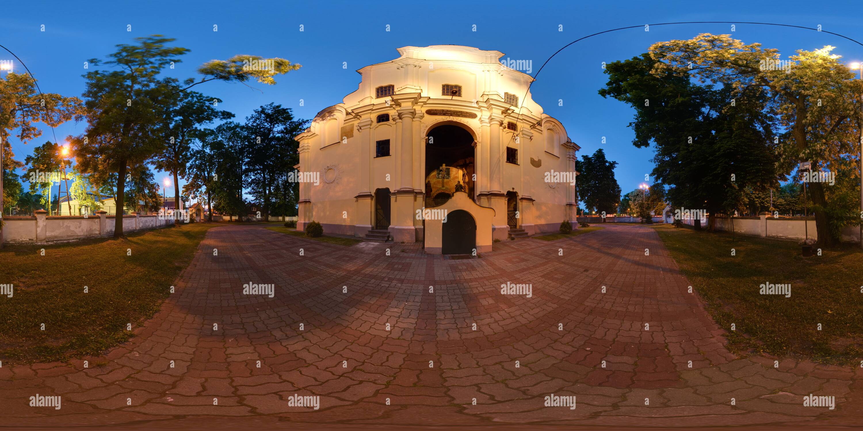 Vista panorámica en 360 grados de La Iglesia de la Santísima Trinidad