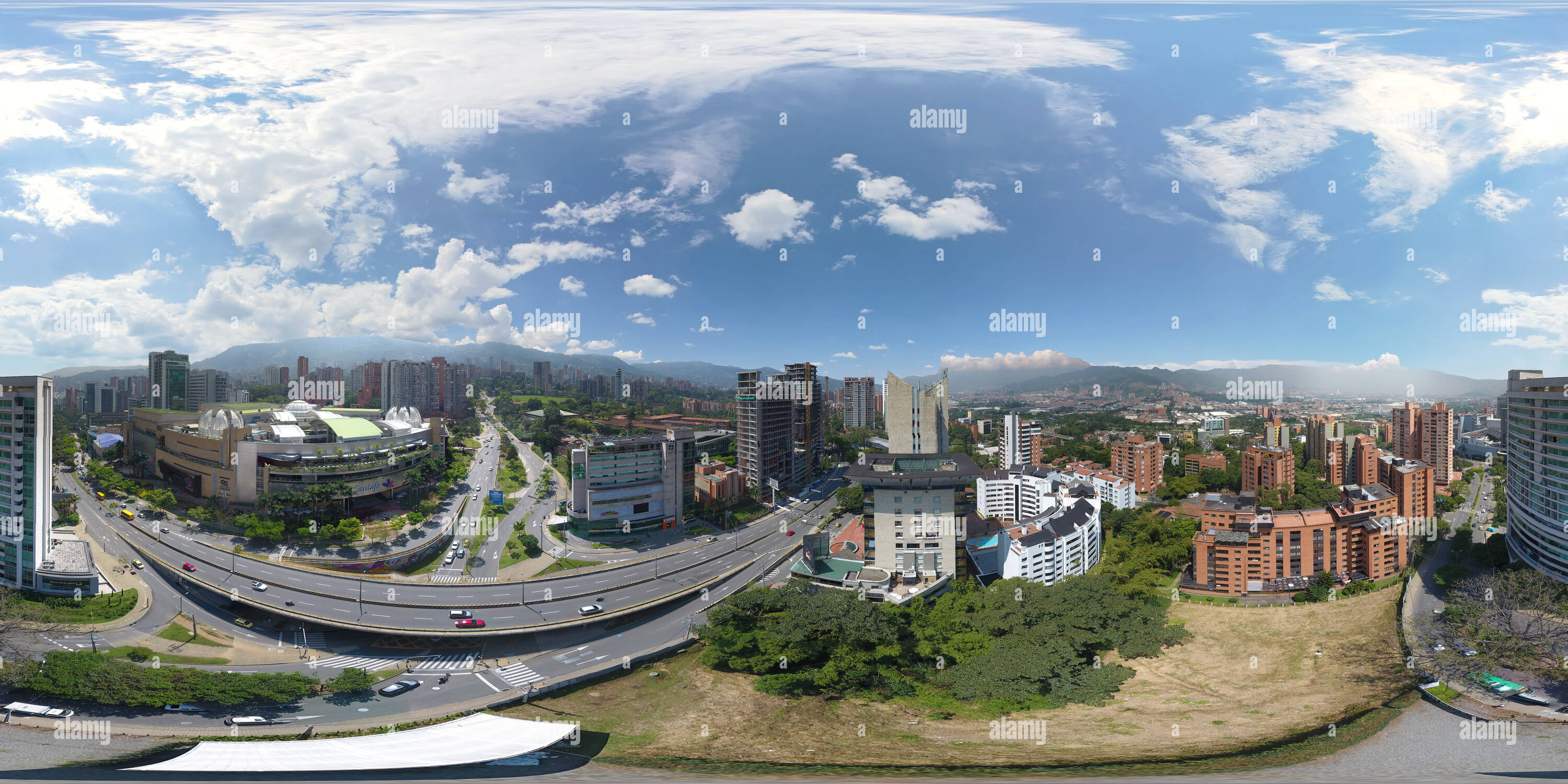 Vista panorámica en 360 grados de Centro Comercial Santa Fe - Medellín