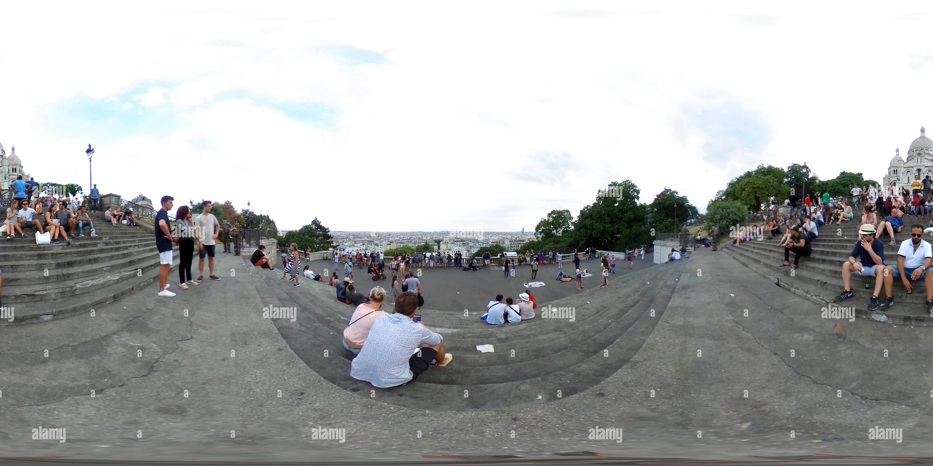 Vista panorámica en 360 grados de Vistas de París desde la Basílica del Sagrado Corazón de Montmartre.II