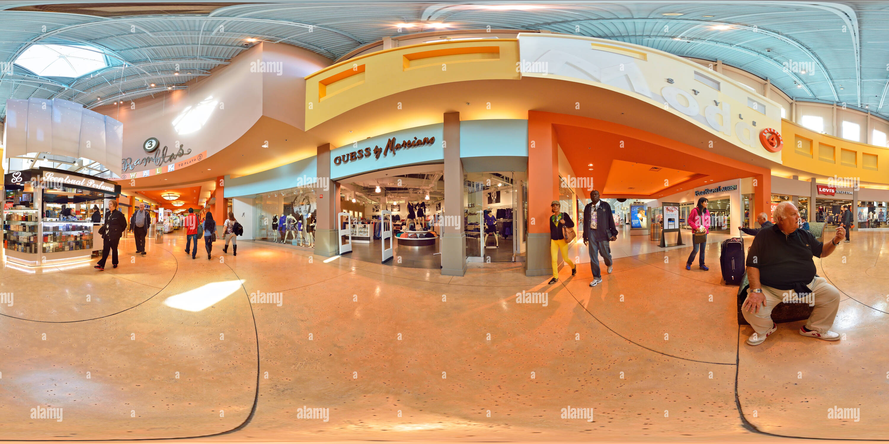 Centro comercial dolphin mall fotografías e imágenes de alta resolución