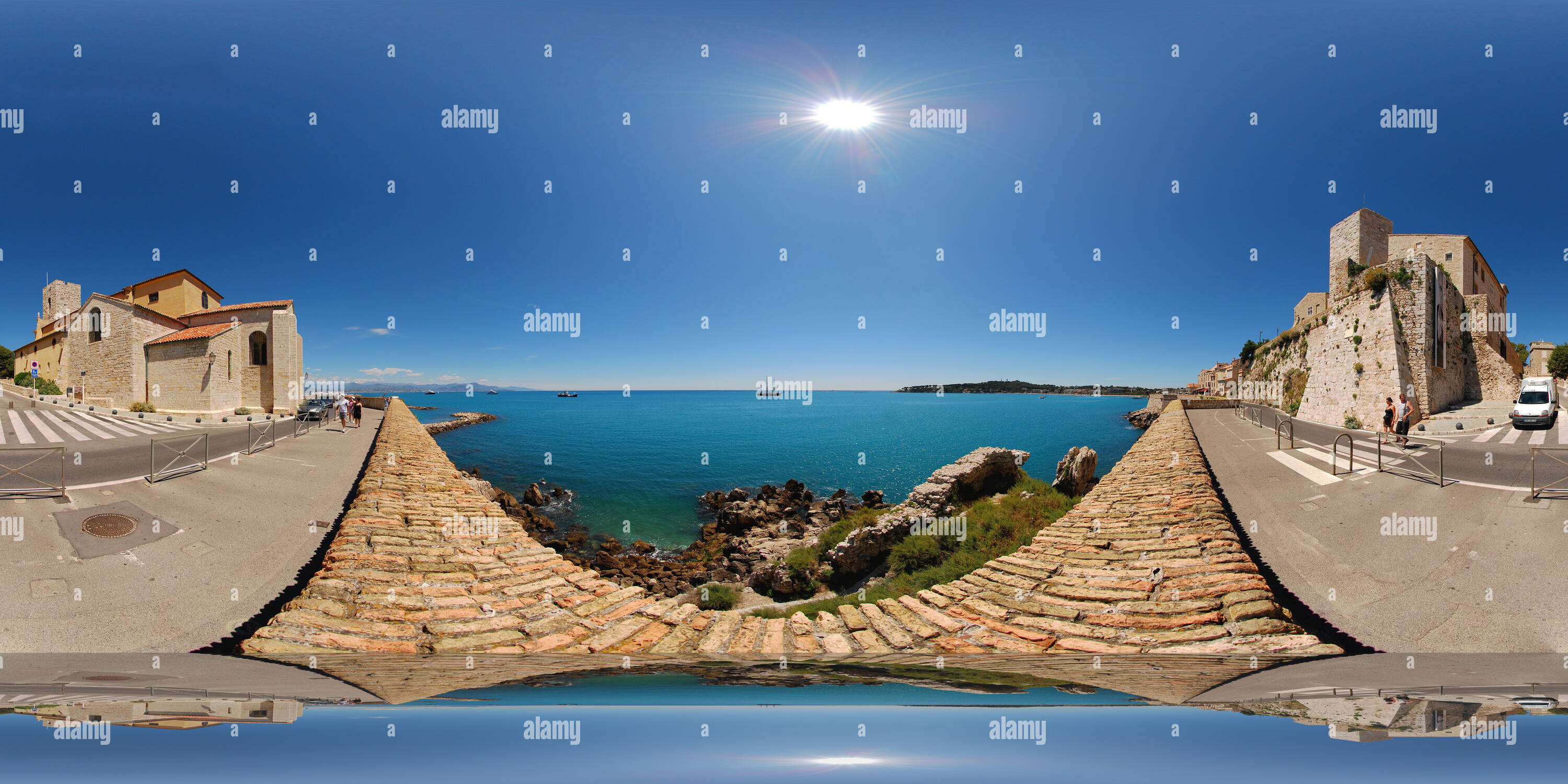 Vista panorámica en 360 grados de Antibes, promenade en front de mer