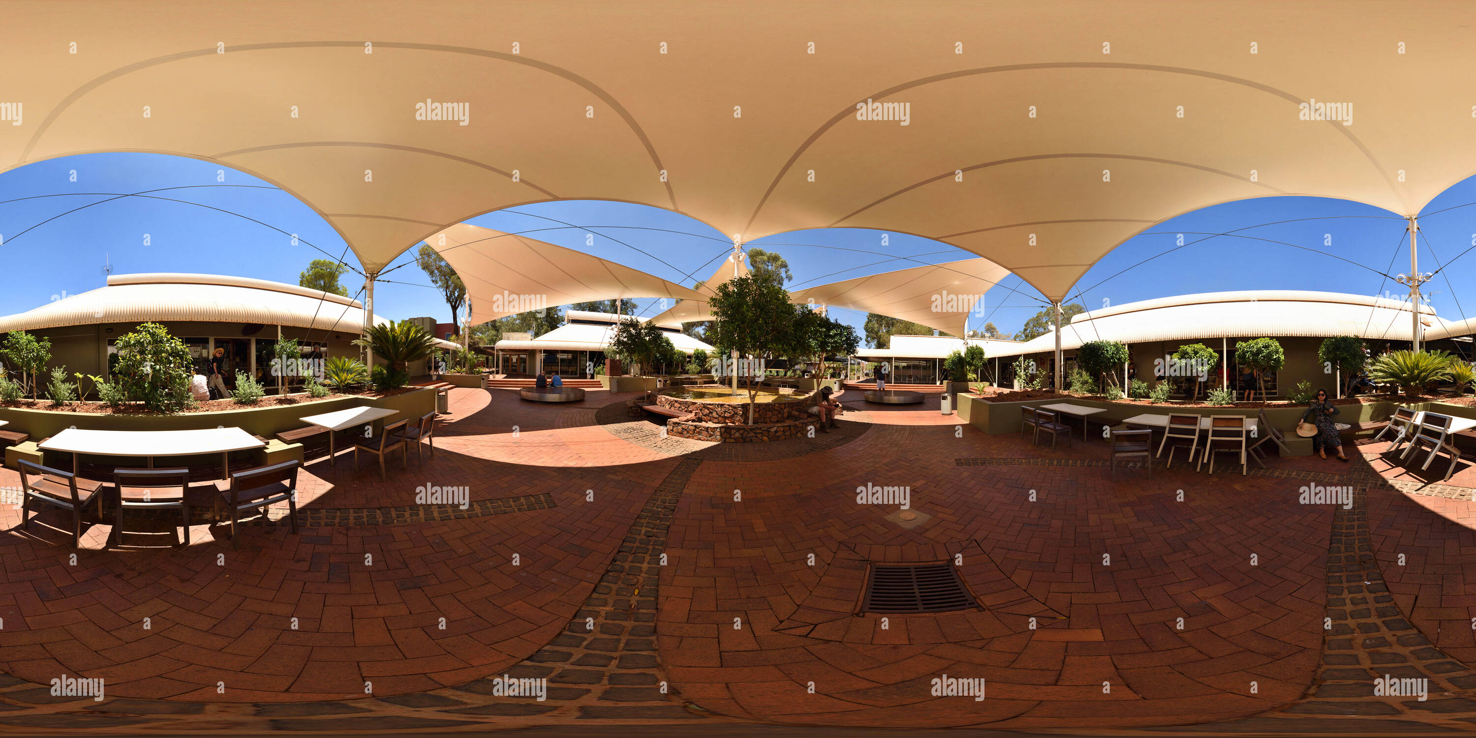 Vue panoramique à 360° de Town Square - Voiles - Yulara NT