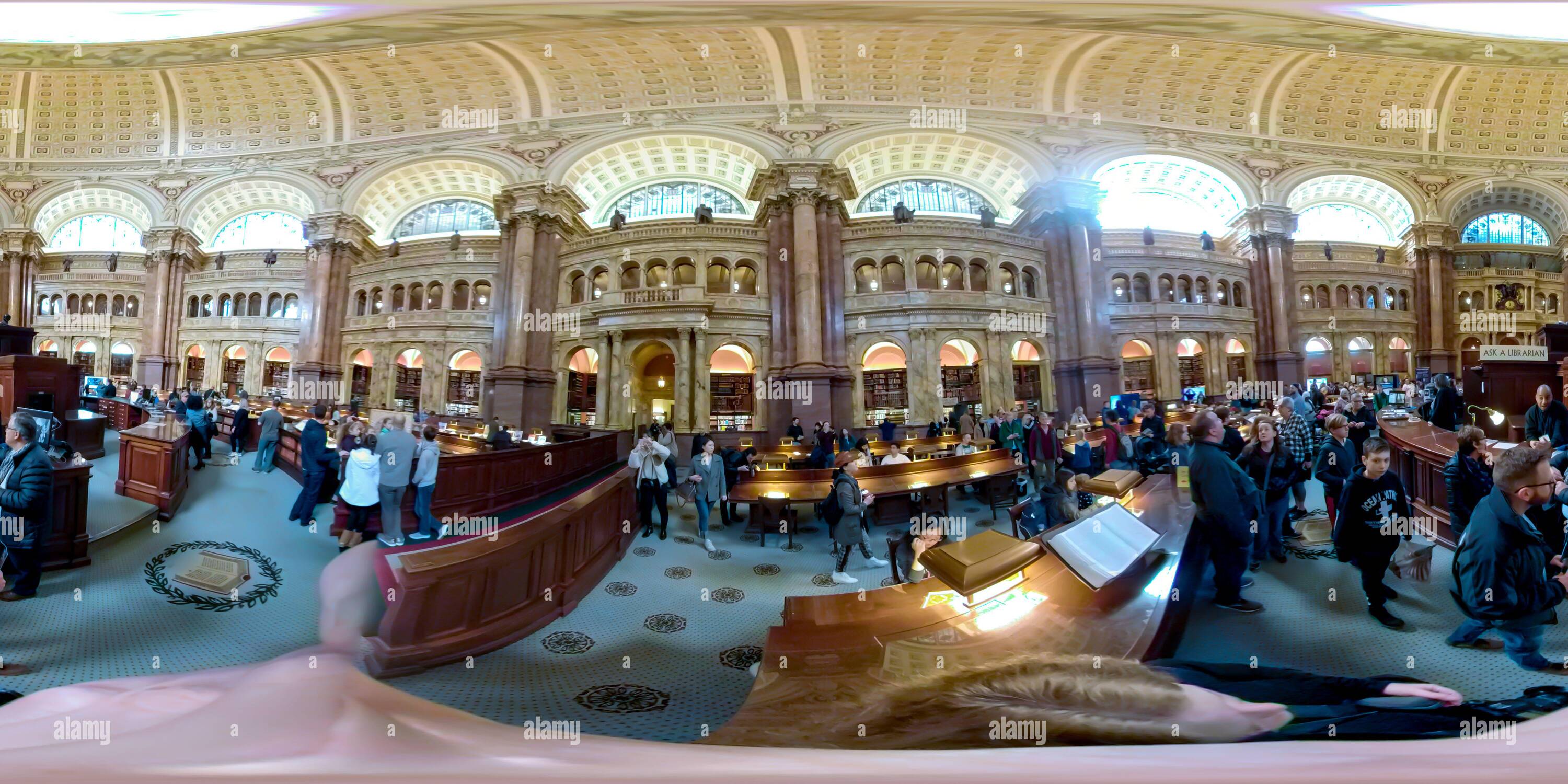 Vue panoramique à 360° de Washington, D.C. - 17 janvier 2020 - 360 VR intérieur de la salle de lecture principale dans la Bibliothèque du Congrès immeuble Thomas Jefferson pendant la maison ouverte.