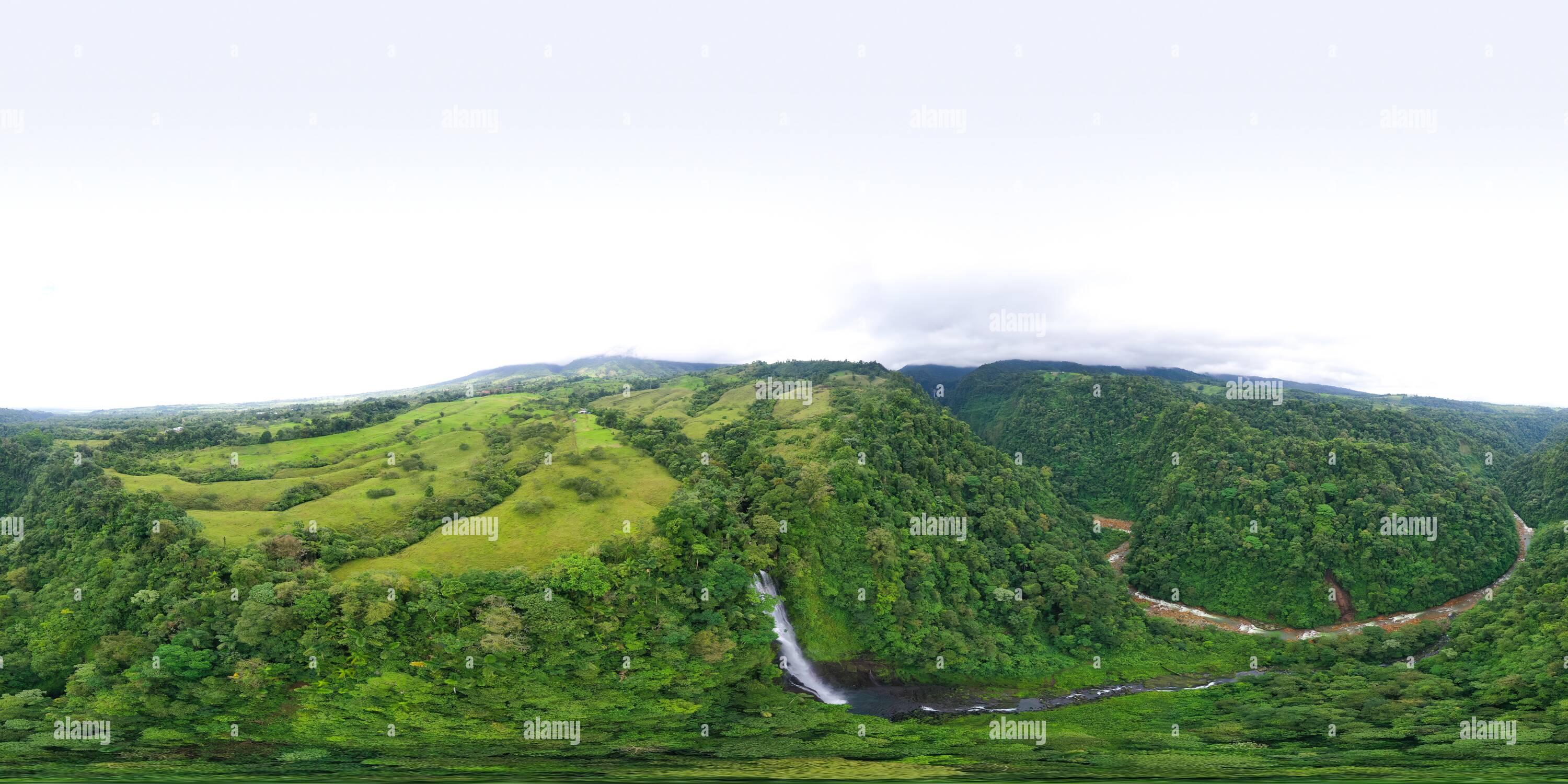 Vue panoramique à 360° de Catarata Pozo Azul Bajos Del Toro