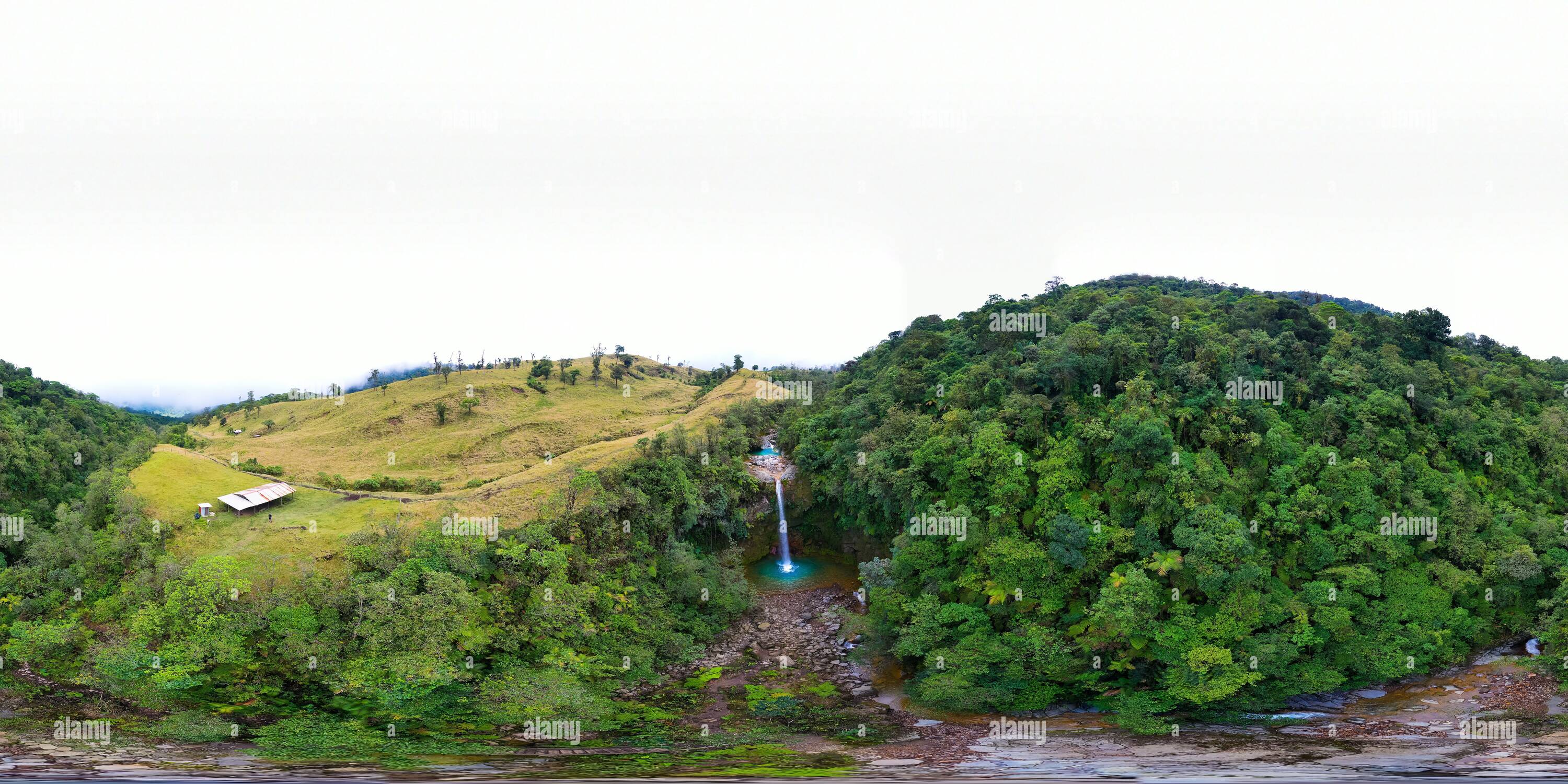 Vue panoramique à 360° de Catarata Caida Del Cielo Bajos Del Toro