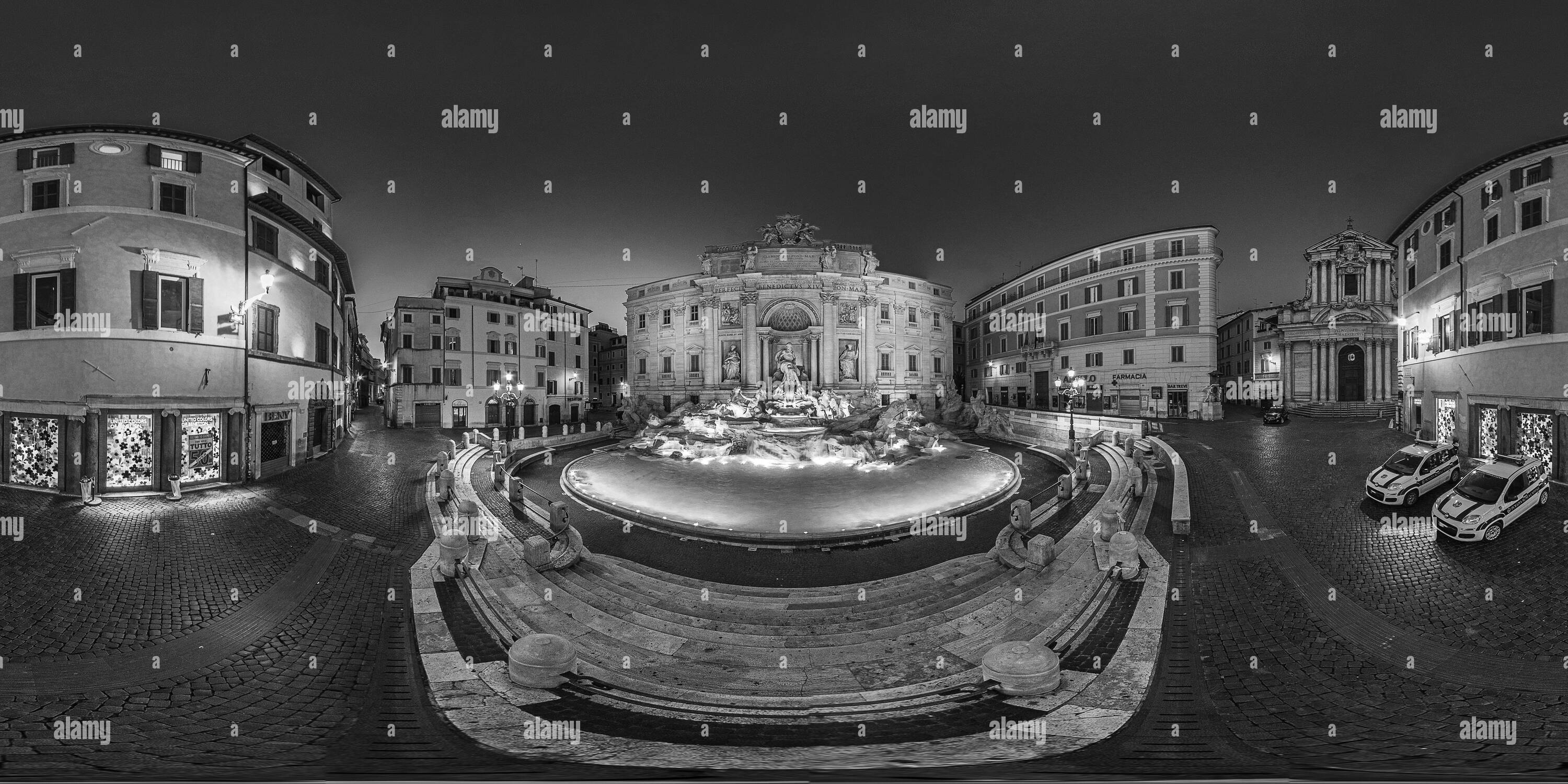 Vue panoramique à 360° de Roma Fontana di Trevi notturna