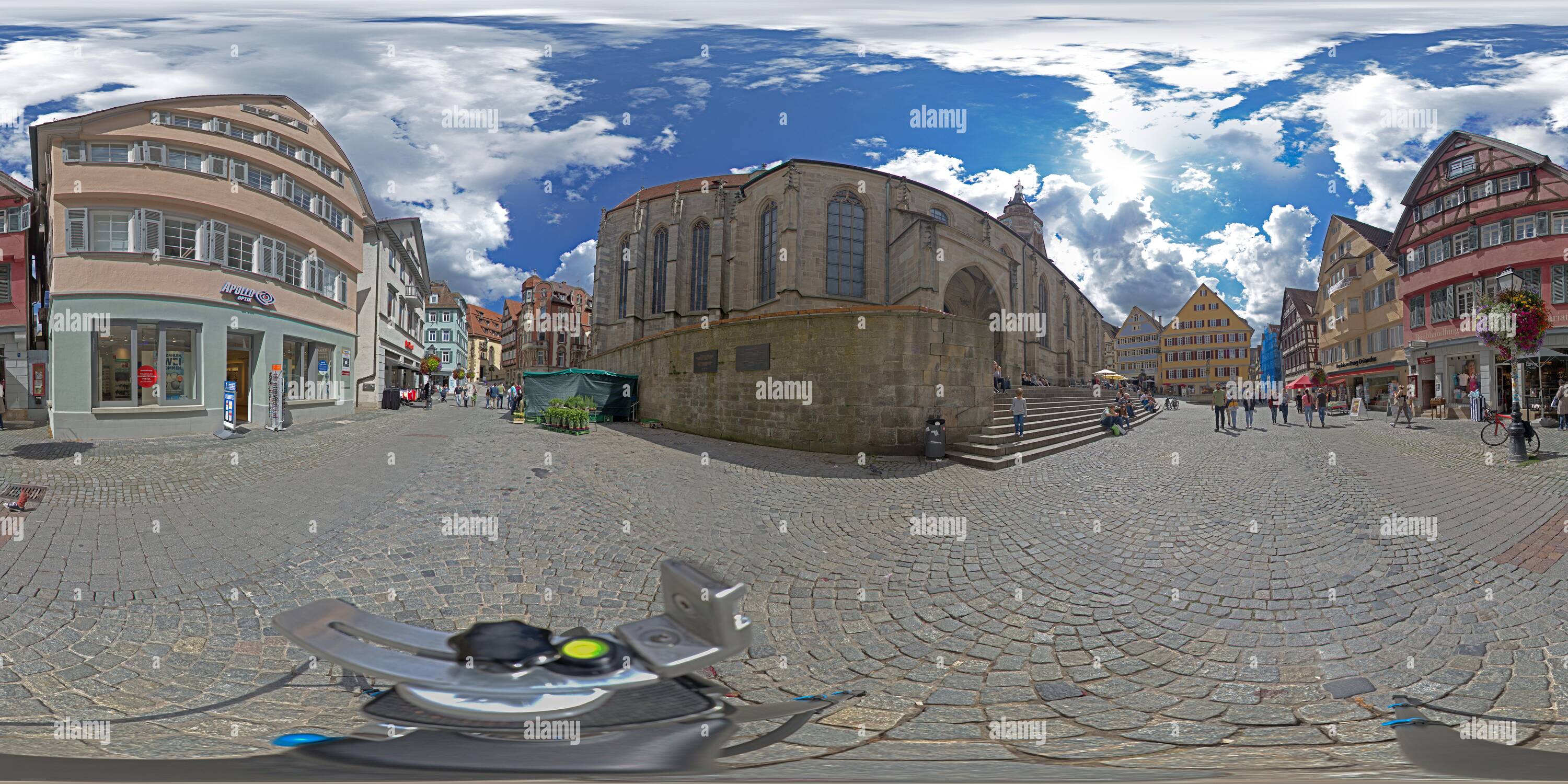 Vue panoramique à 360° de Photo à 360 degrés, Holzmarkt (marché du bois) avec église (Stiftskirche St. Georg) et librairie Heckenhauer, Tuebingen, Bade-Wurtemberg, Allemagne