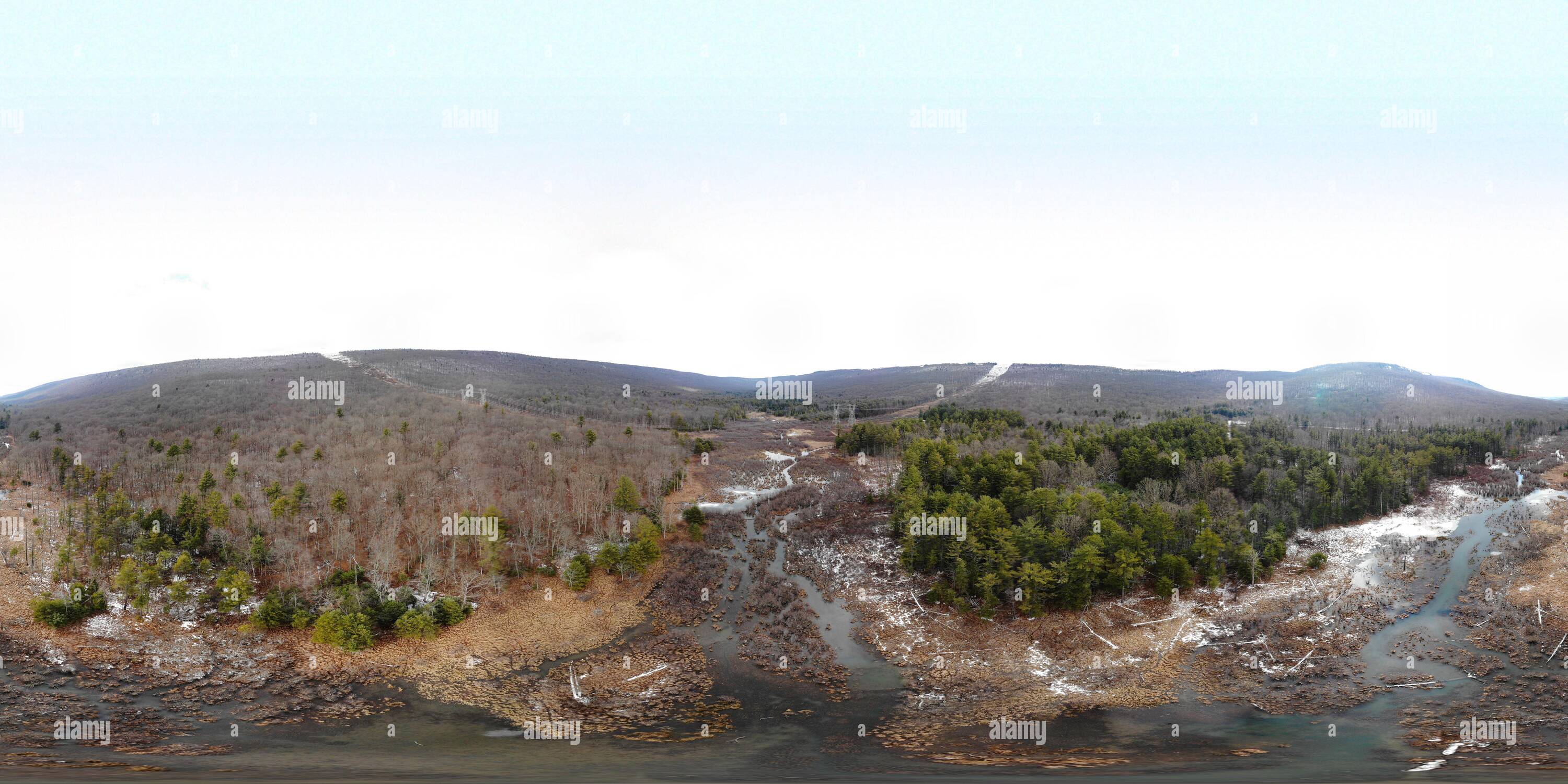 Vue panoramique à 360° de Photosphère au-dessus d'un paysage modifié de castor dans la vallée de Canoe