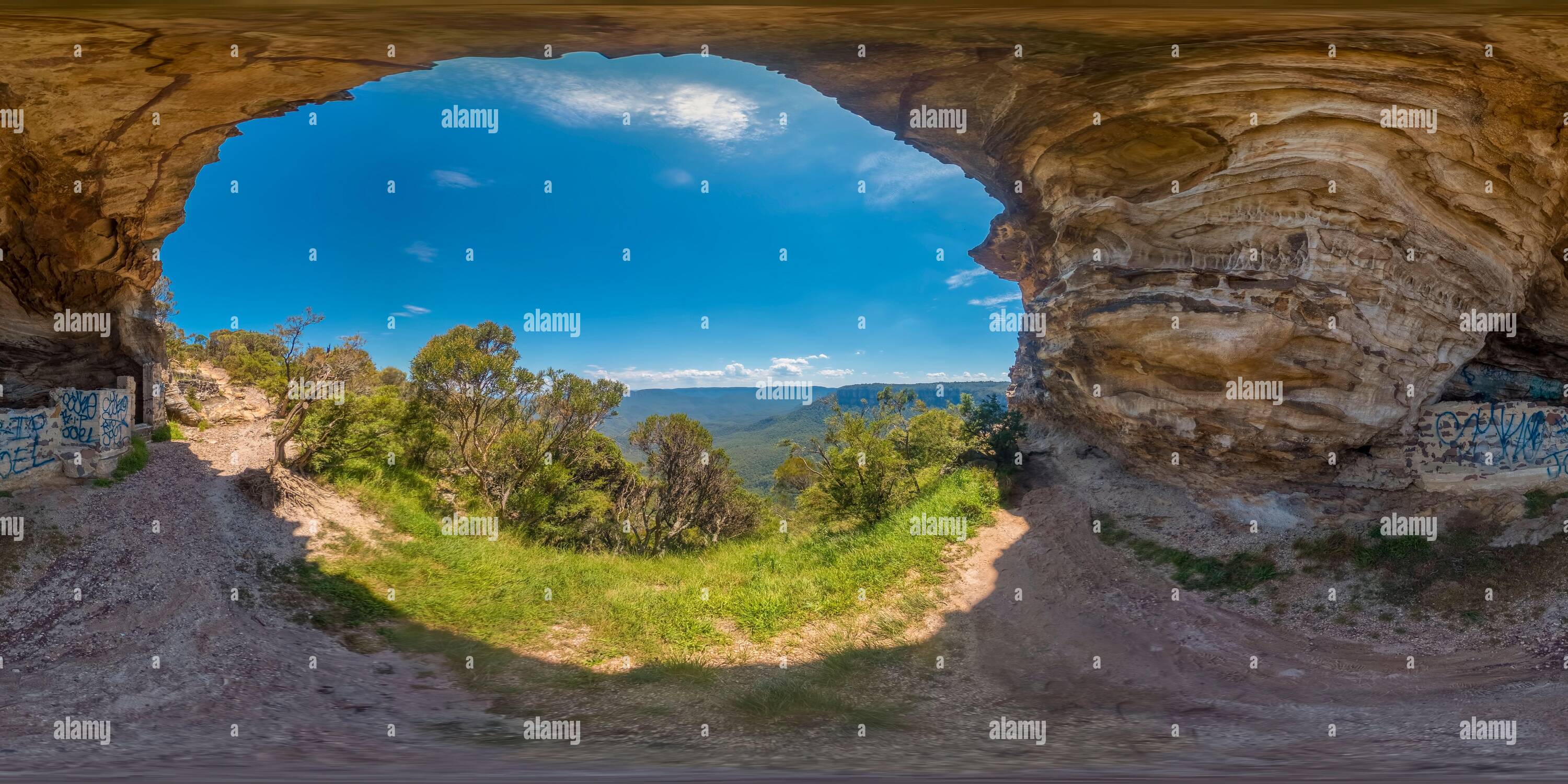 Vue panoramique à 360° de Photographie panoramique sphérique de 360 de la vallée de Jamison de Kings Tableland près de Wentworth Falls dans les Blue Mountains dans la région Nouvelle-Galles du Sud en