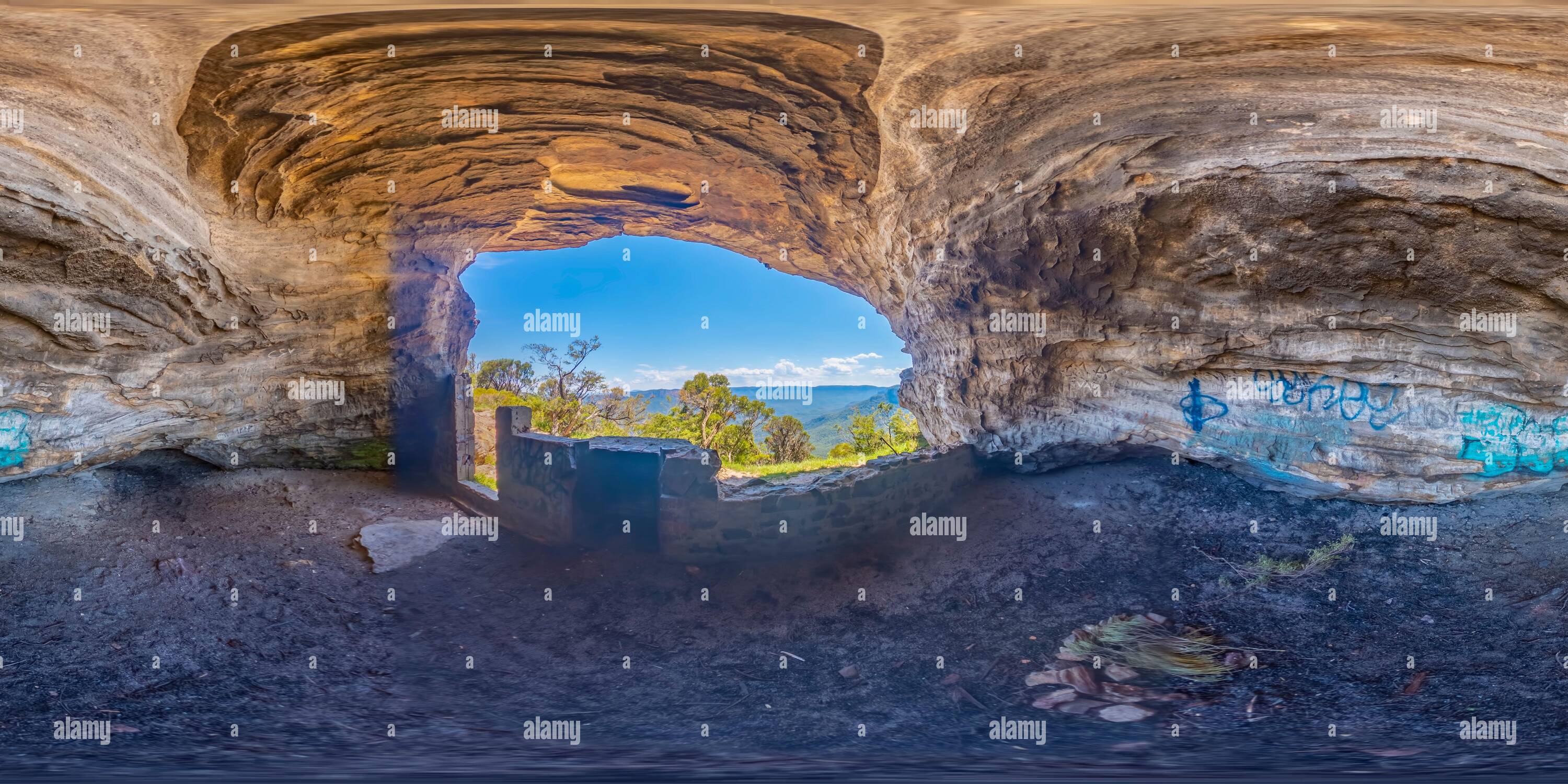 Vue panoramique à 360° de Photographie panoramique sphérique de 360 de la vallée de Jamison de Kings Tableland près de Wentworth Falls dans les Blue Mountains dans la région Nouvelle-Galles du Sud en