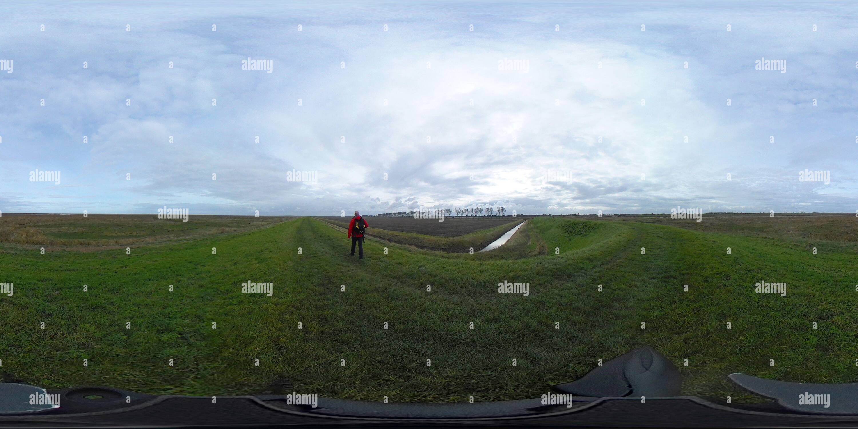 Vue panoramique à 360° de Walker au phare de Sir Peter Scott, connu sous le nom de phare est, River Nene, village de Sutton Bridge, district de South Holland, Lincolnshire,