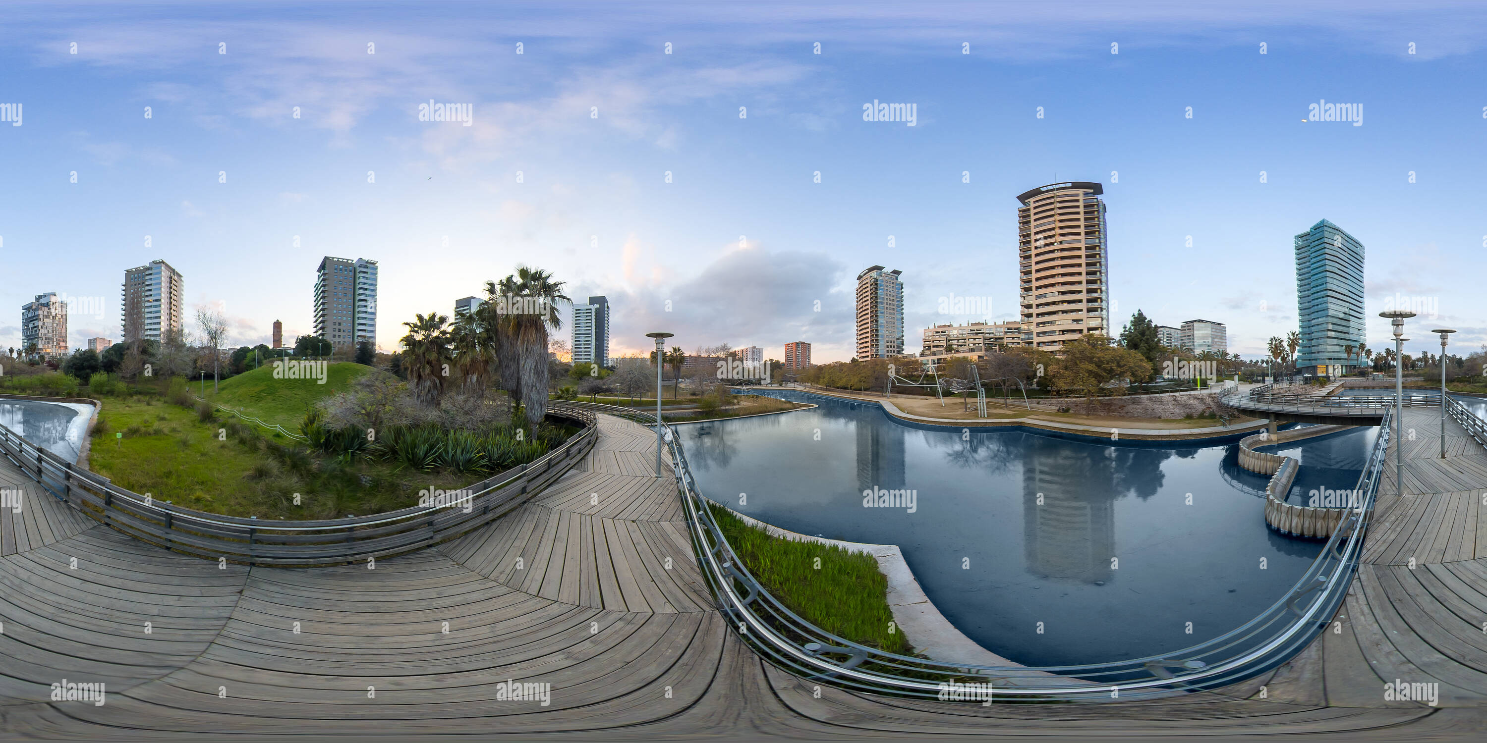 Vue panoramique à 360° de Barcelona Diagonal Mar Park sans personnes