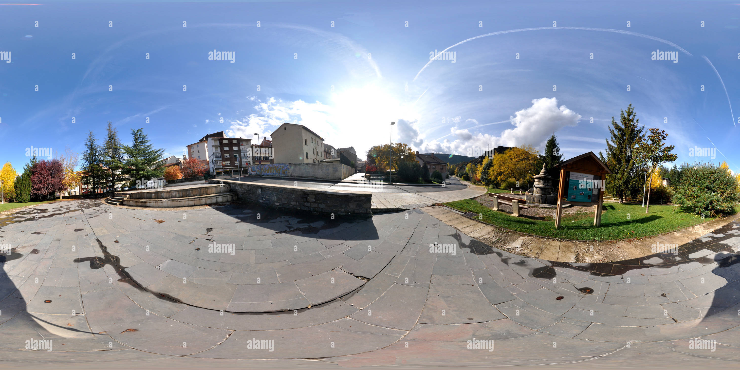 Vue panoramique à 360° de Puente Sardes, Avenida del Ejército, Sabiñánigo