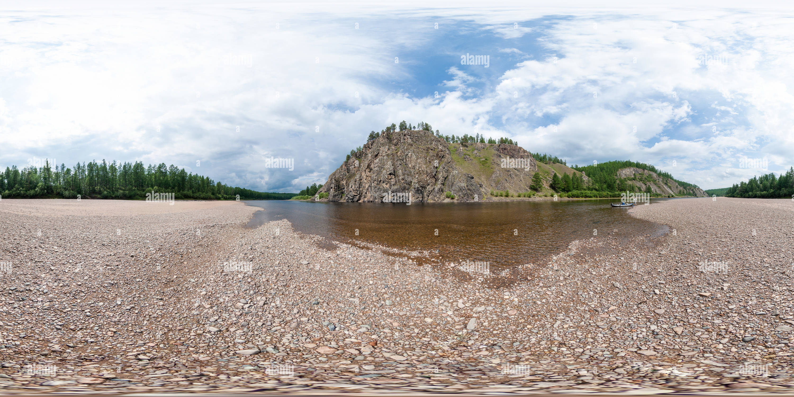 Vue panoramique à 360° de Rive de la rivière Vitim #2