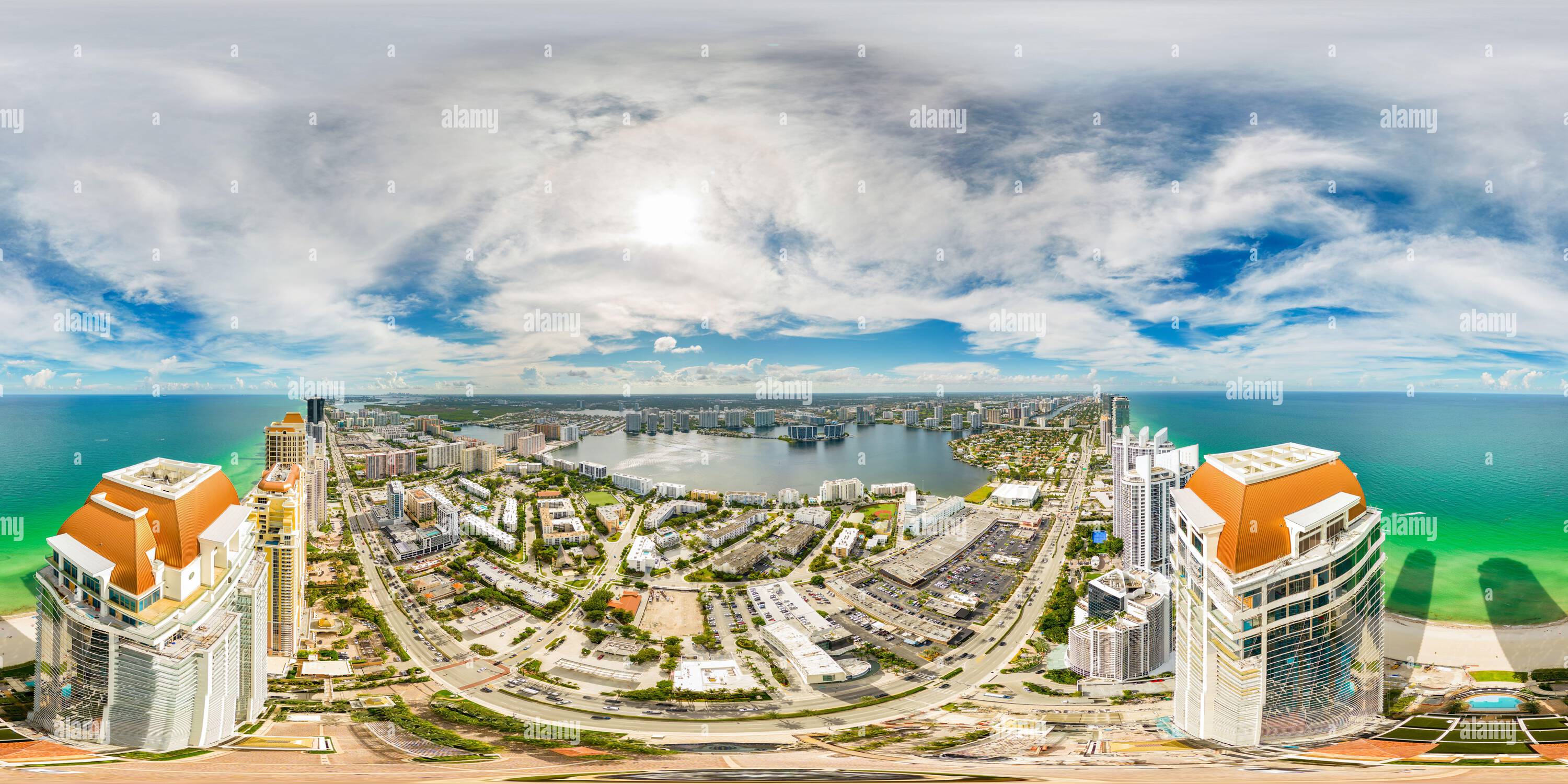 Vue panoramique à 360° de 360 photo aérienne sphérique au-dessus des tours de haute élévation Sunny Isles Beach Miami Dade FL USA