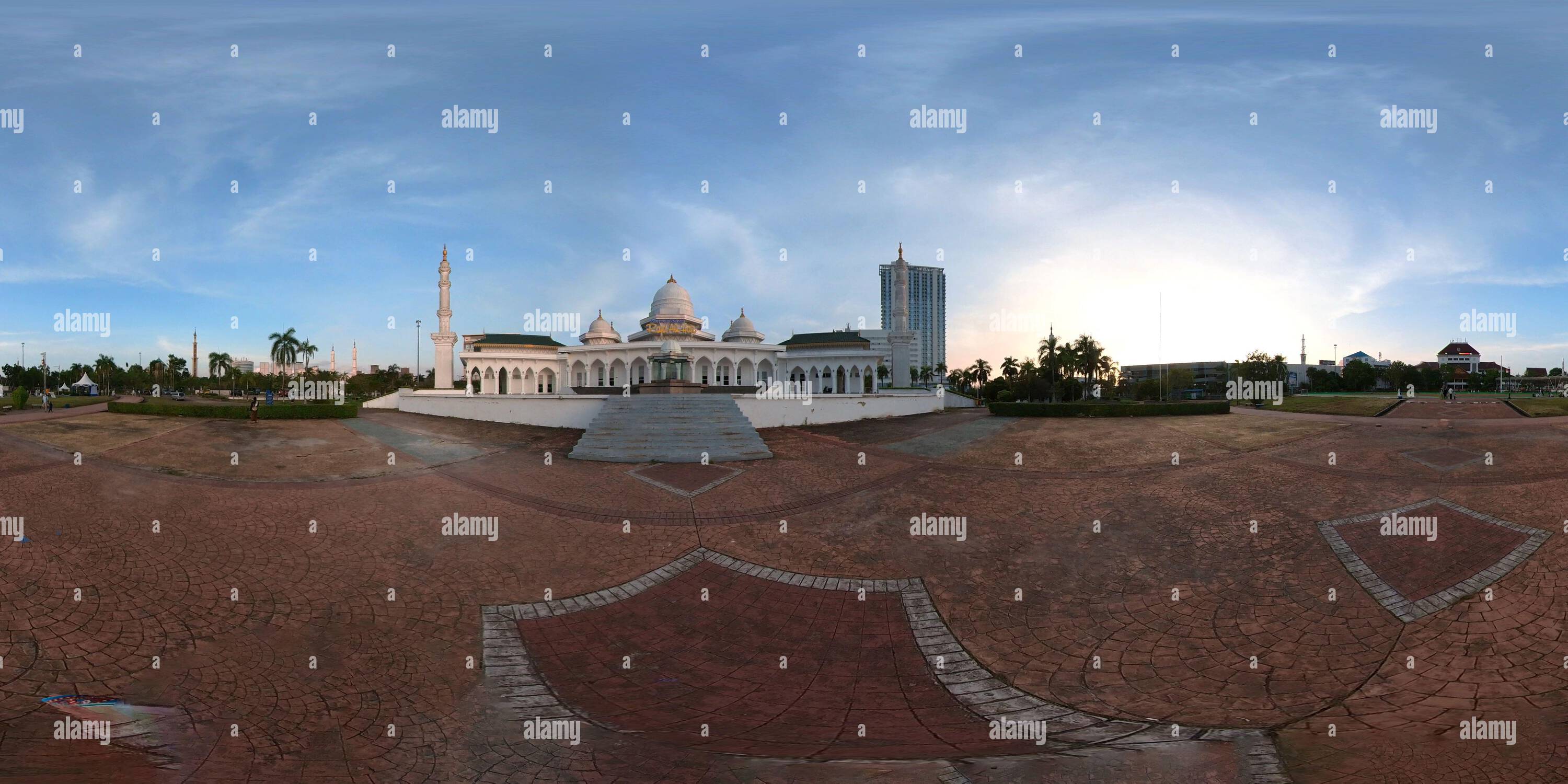 Vue panoramique à 360° de Vue à 360 degrés du musée 'Raja Ali Haji' en face de l'île de Batam