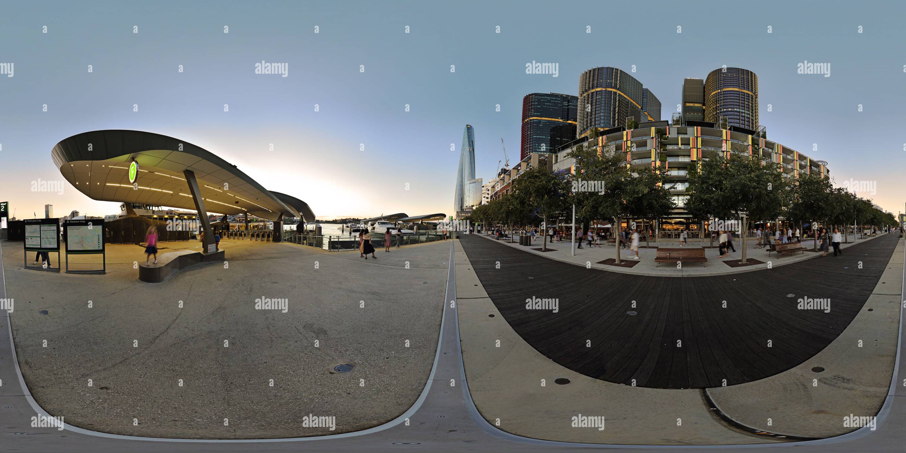 Vue panoramique à 360° de Panorama à 360 degrés au crépuscule sur Wulugul Walk, Barangaroo, Ferry Wharf 2. Développement commercial et résidentiel de Harbourfront, Sydney, Australie.