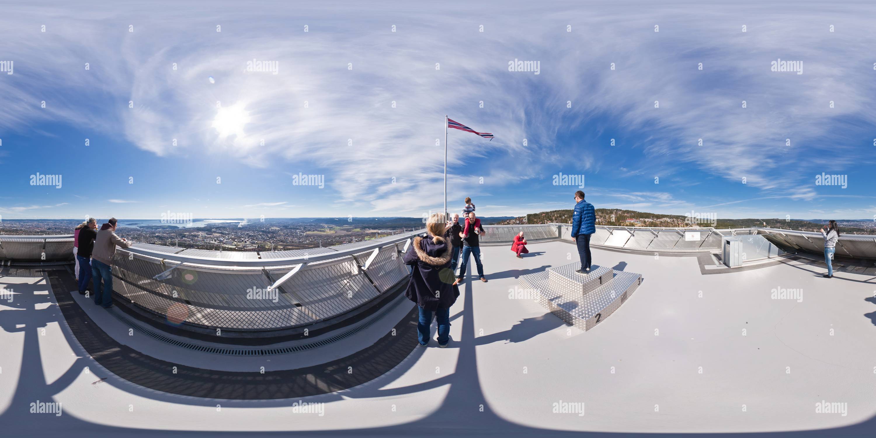 Vue panoramique à 360° de Oslo, vue depuis la tour de saut de Holmenkollen