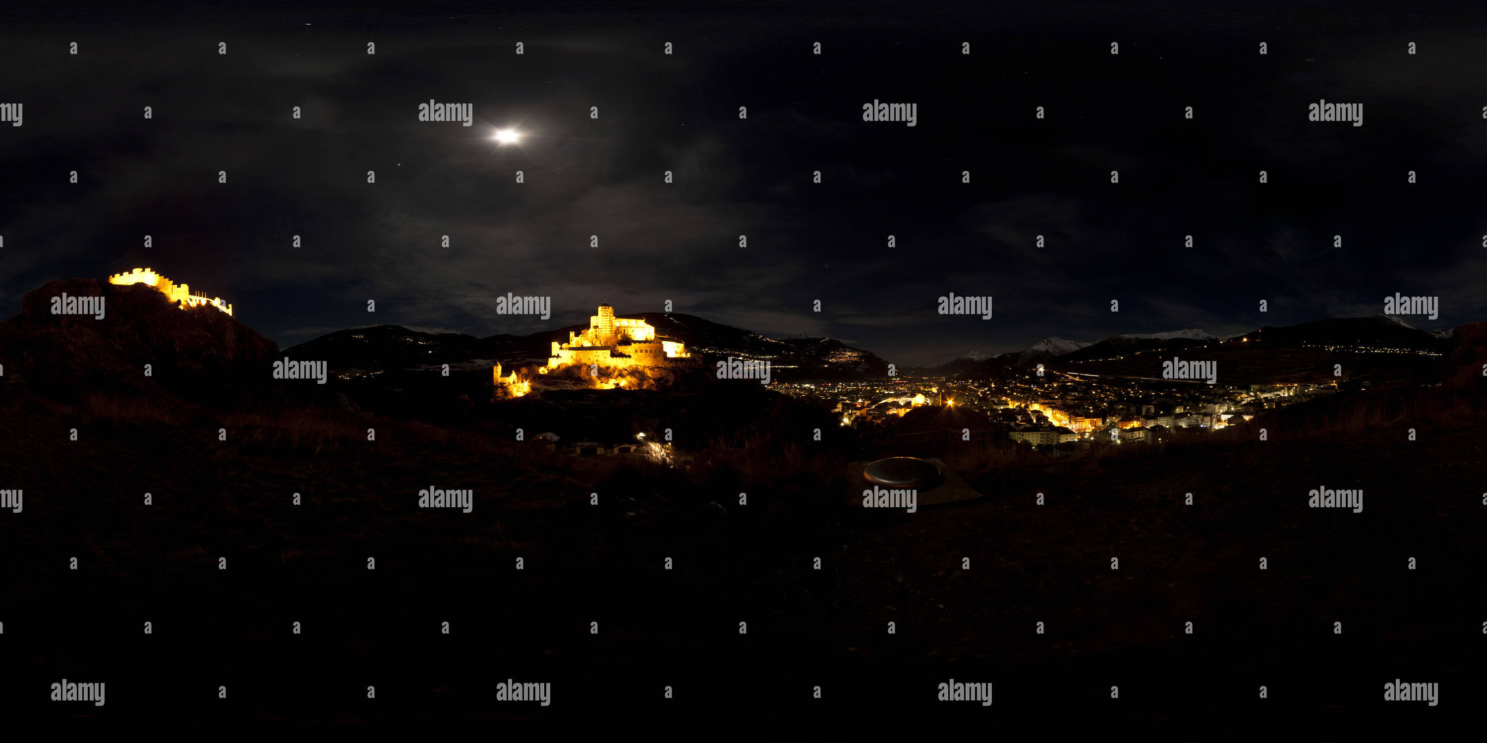 Vue panoramique à 360° de sion pleine lune