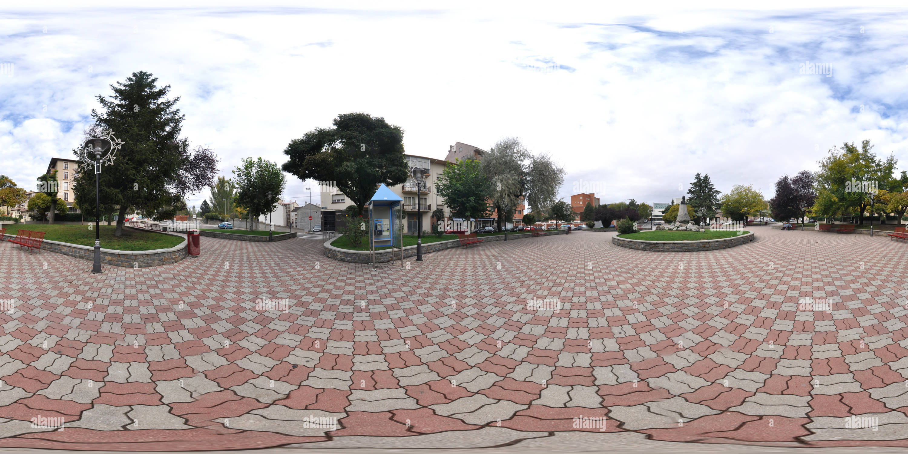 Vue panoramique à 360° de Constitution de 1978 Square, Sabinanigo, Huesca, Espagne