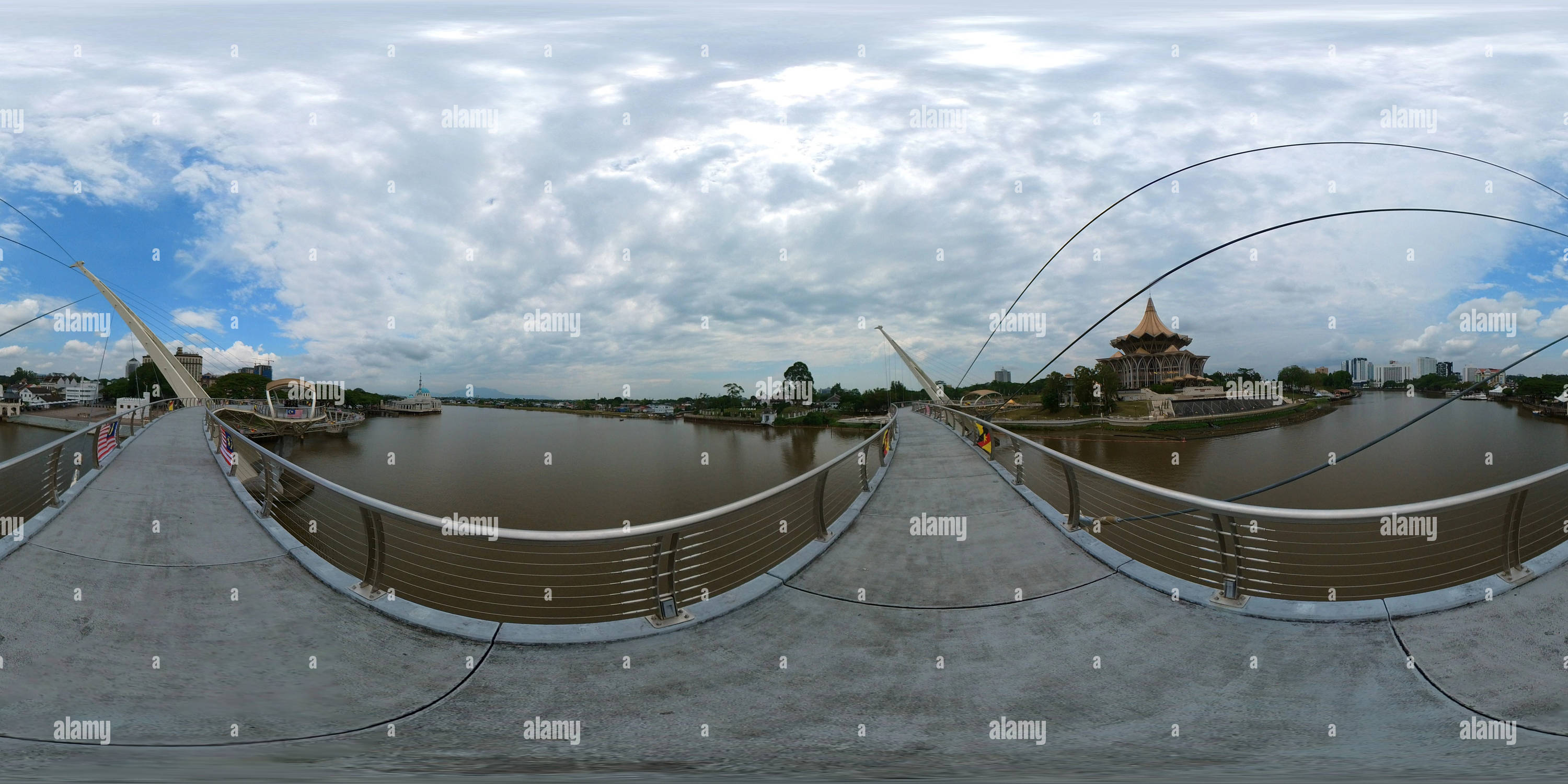 Vue panoramique à 360° de Pont Darul Hana Kuching