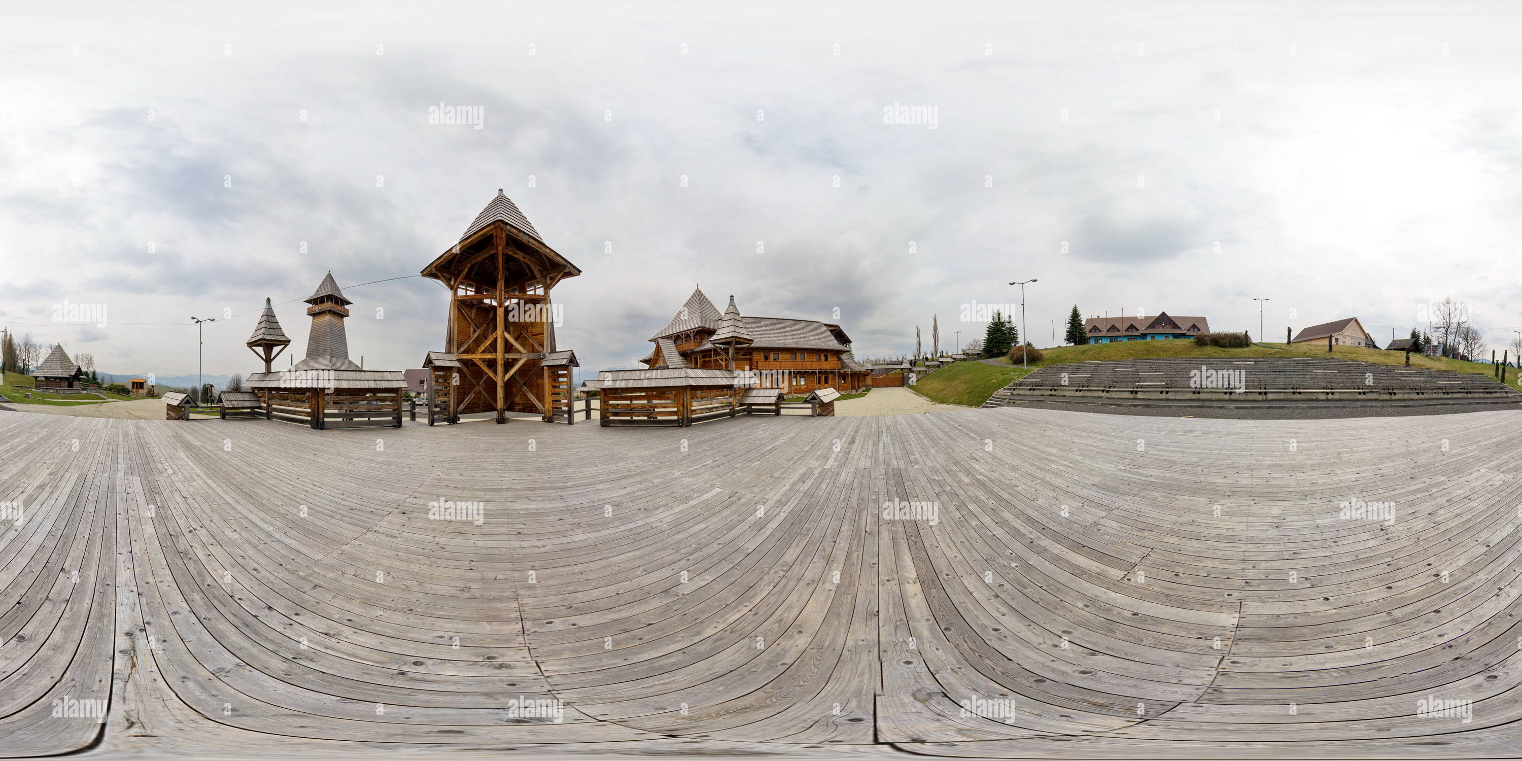 Vue panoramique à 360° de Amphithéâtre le village de Vychodna