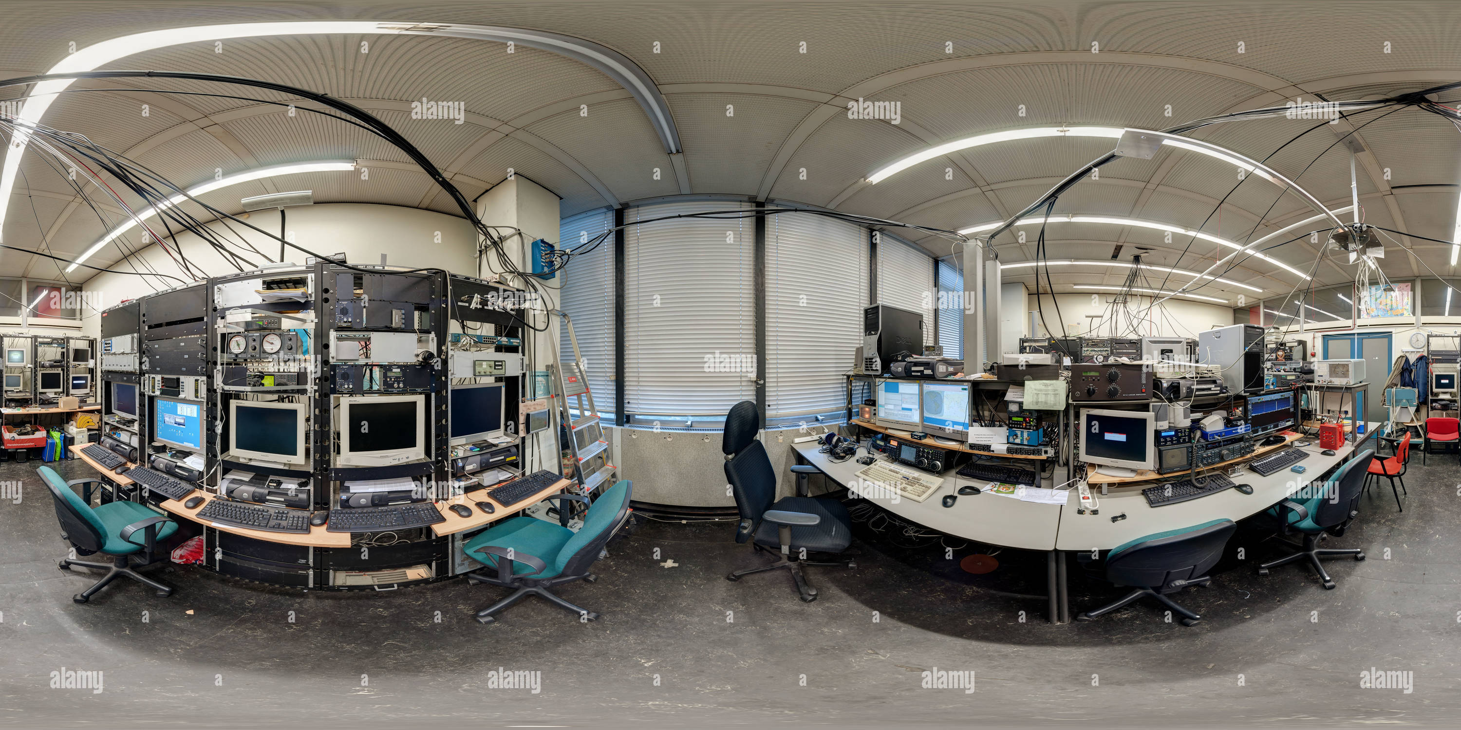 Vue panoramique à 360° de Station de radio amateur PI4TUE à l'Université de technologie d'Eindhoven