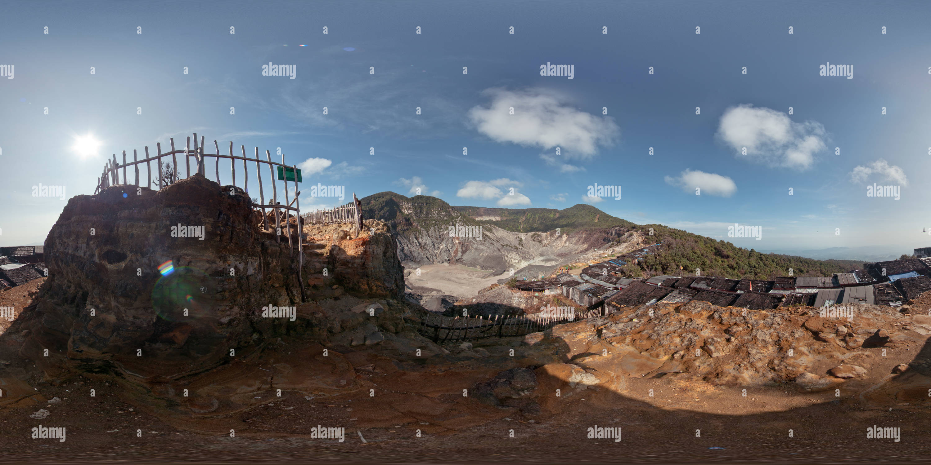 Vue panoramique à 360° de Kawah Ratu, Tangkuban Perahu