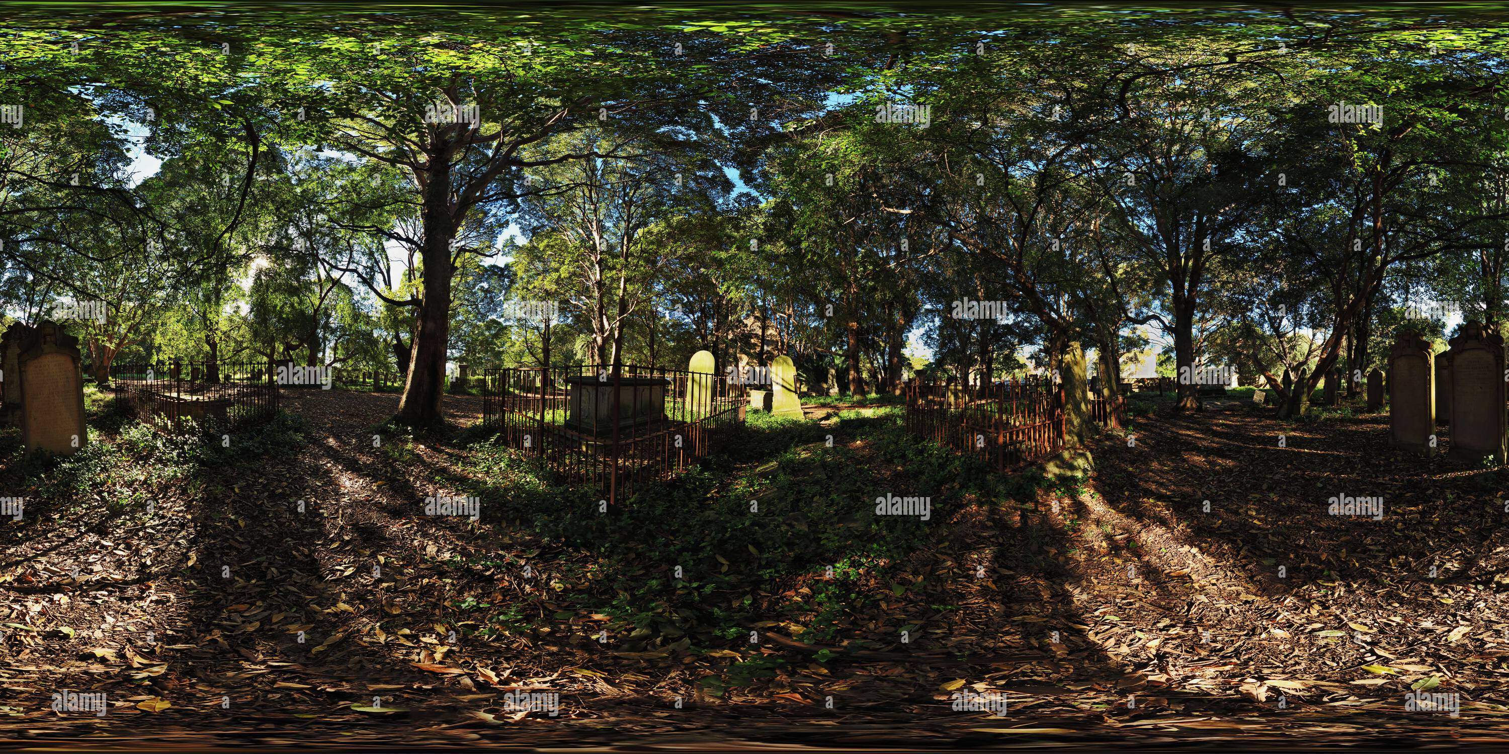 Vue panoramique à 360° de Cimetière historique de Camperdown et église St Stephen, Sydney par Edmund Blacket, Sydney, Nouvelle-Galles du Sud, Australie