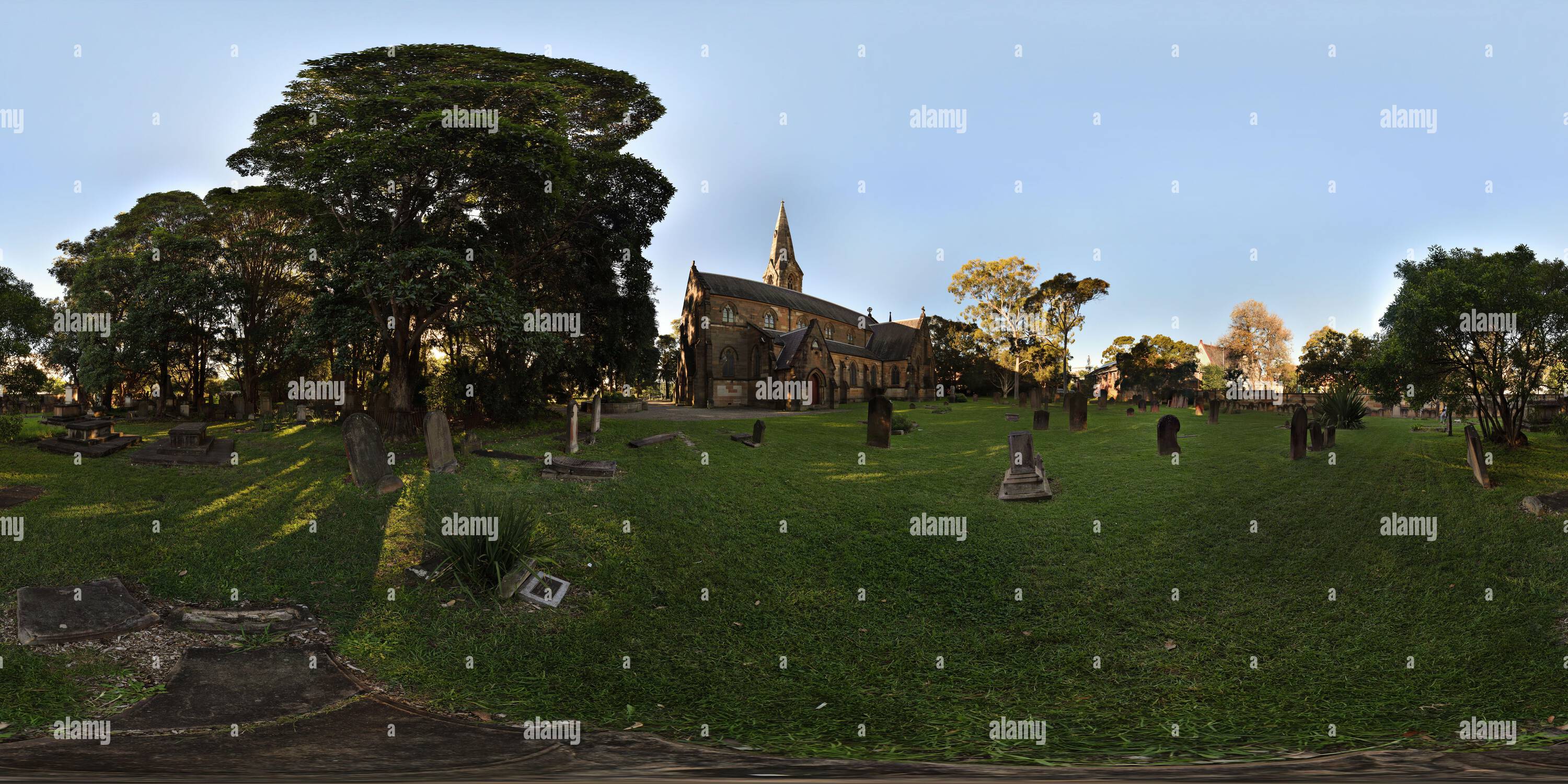 Vue panoramique à 360° de Église anglicane Saint Stephen, South View, cimetière Camperdown, Newtown, Sydney, Australie