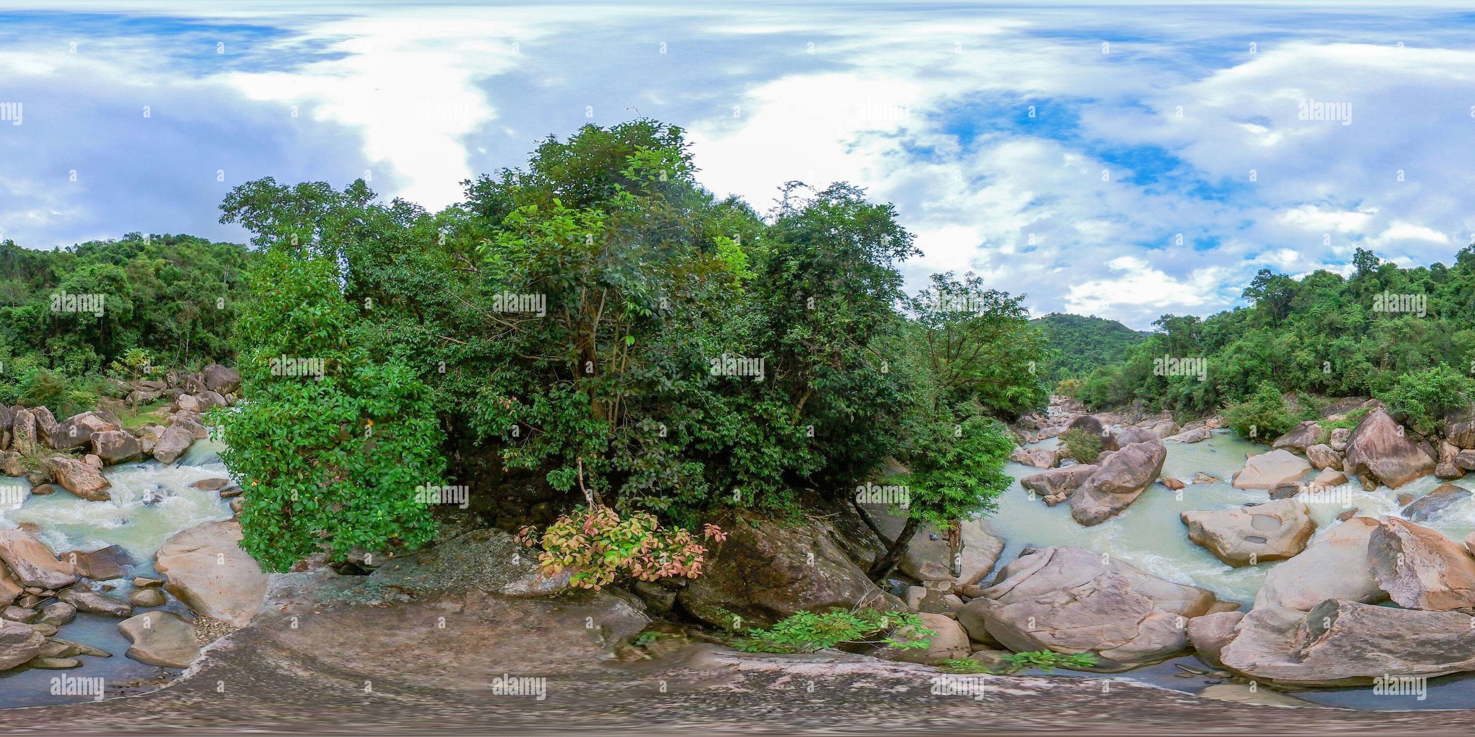 Vue panoramique à 360° de Chutes de Bo Ho Vietnam