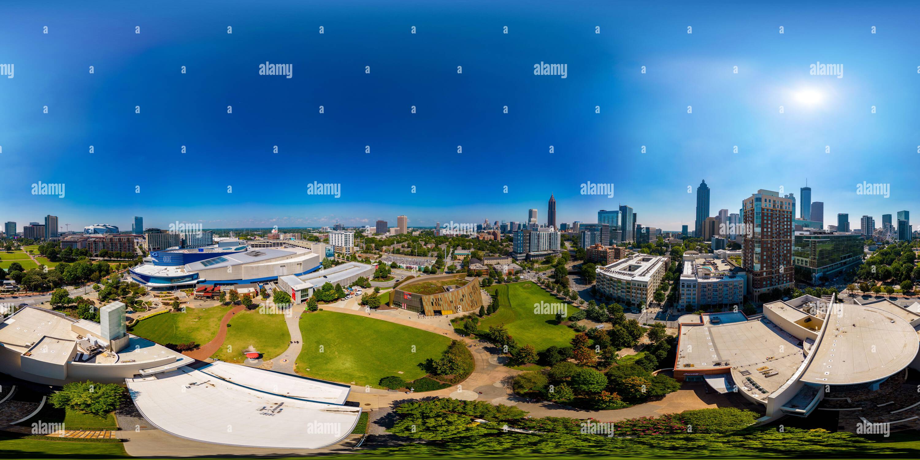 Vue panoramique à 360° de Atlanta, GA, USA - 9 septembre 2023 : photo aérienne 360 vr du parc Pemberton place avec vue sur Georgia Aquarium World de Coca Cola