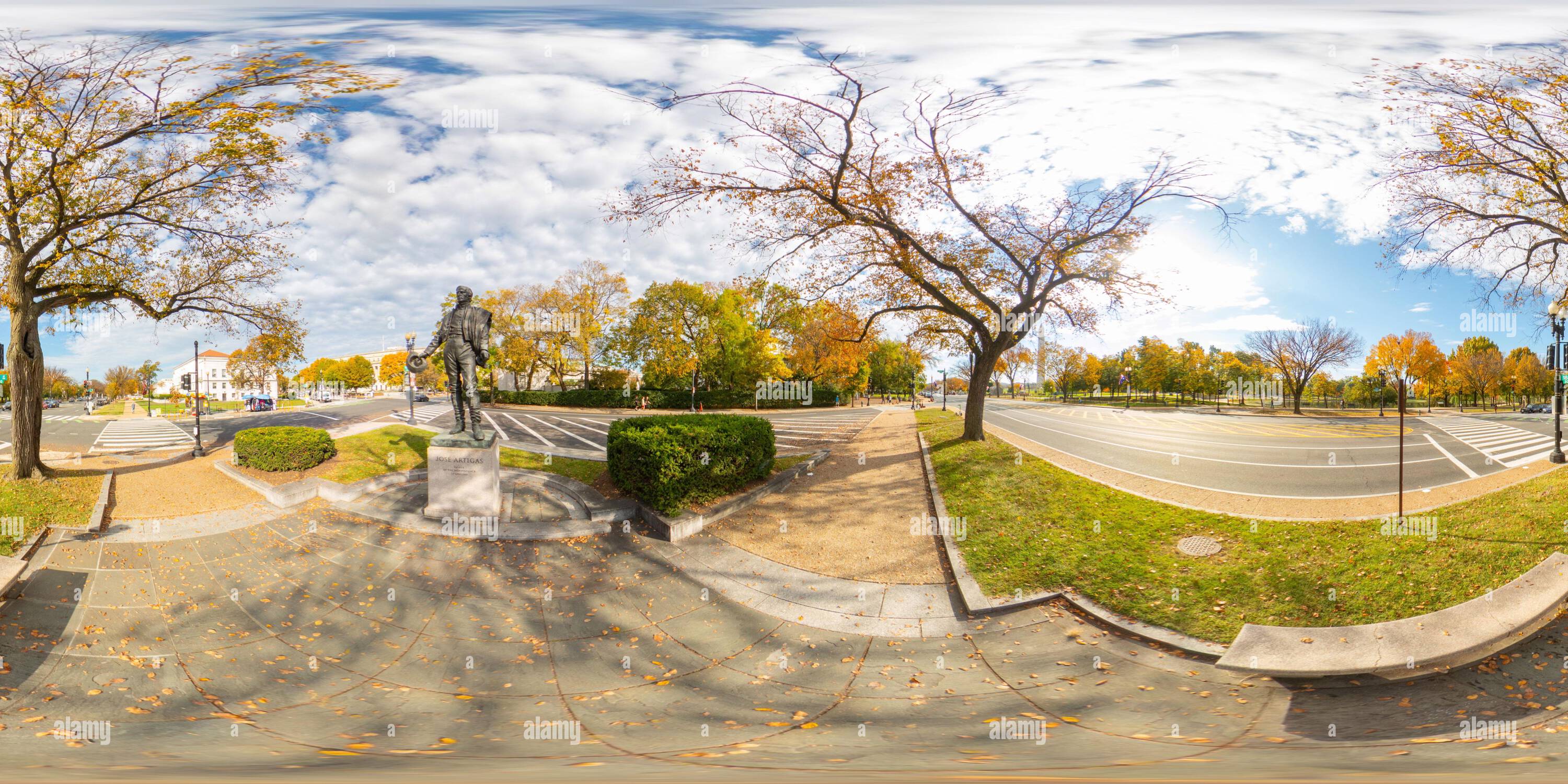 Vue panoramique à 360° de Washington DC, USA - 28 octobre 2023 : Statue du général Jose Gervasio Artigas Washington DC. 360 panorama VR photo équirectangulaire