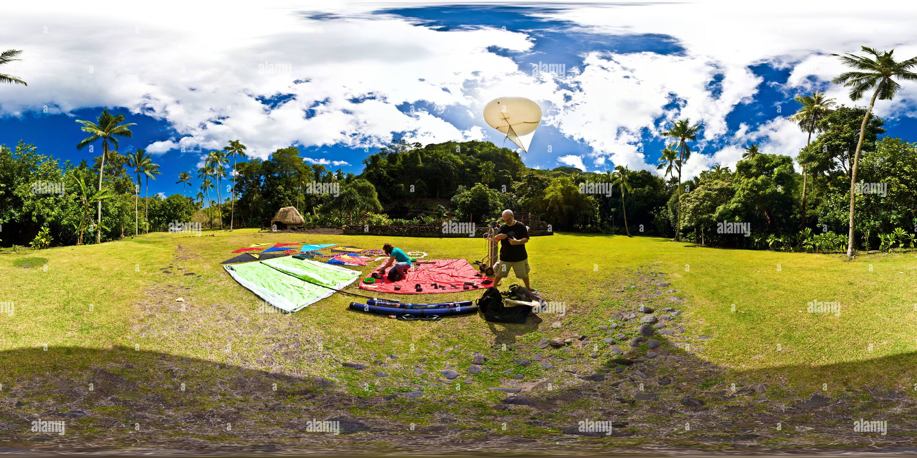 Vue panoramique à 360° de Heidy & Pierre Lesage : La préparation de la KAP Showcase au marae Arahurahu