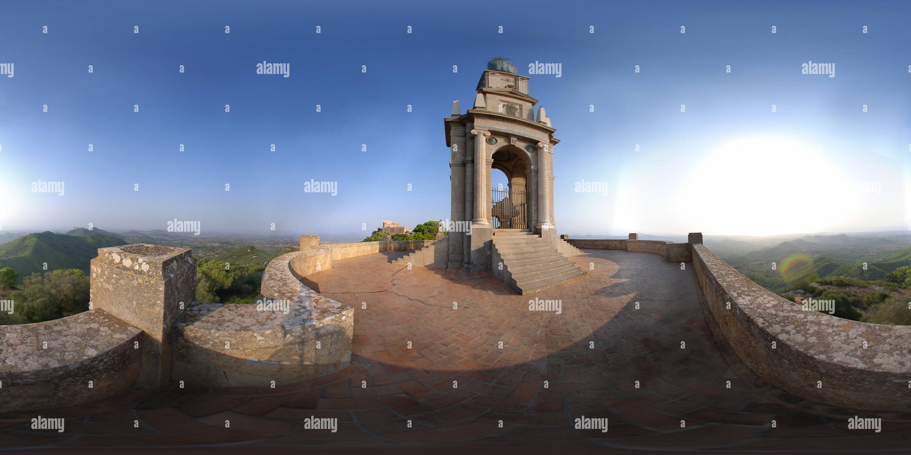 Vue panoramique à 360° de Vue de San Salvador à la statue surplombant Portocolom