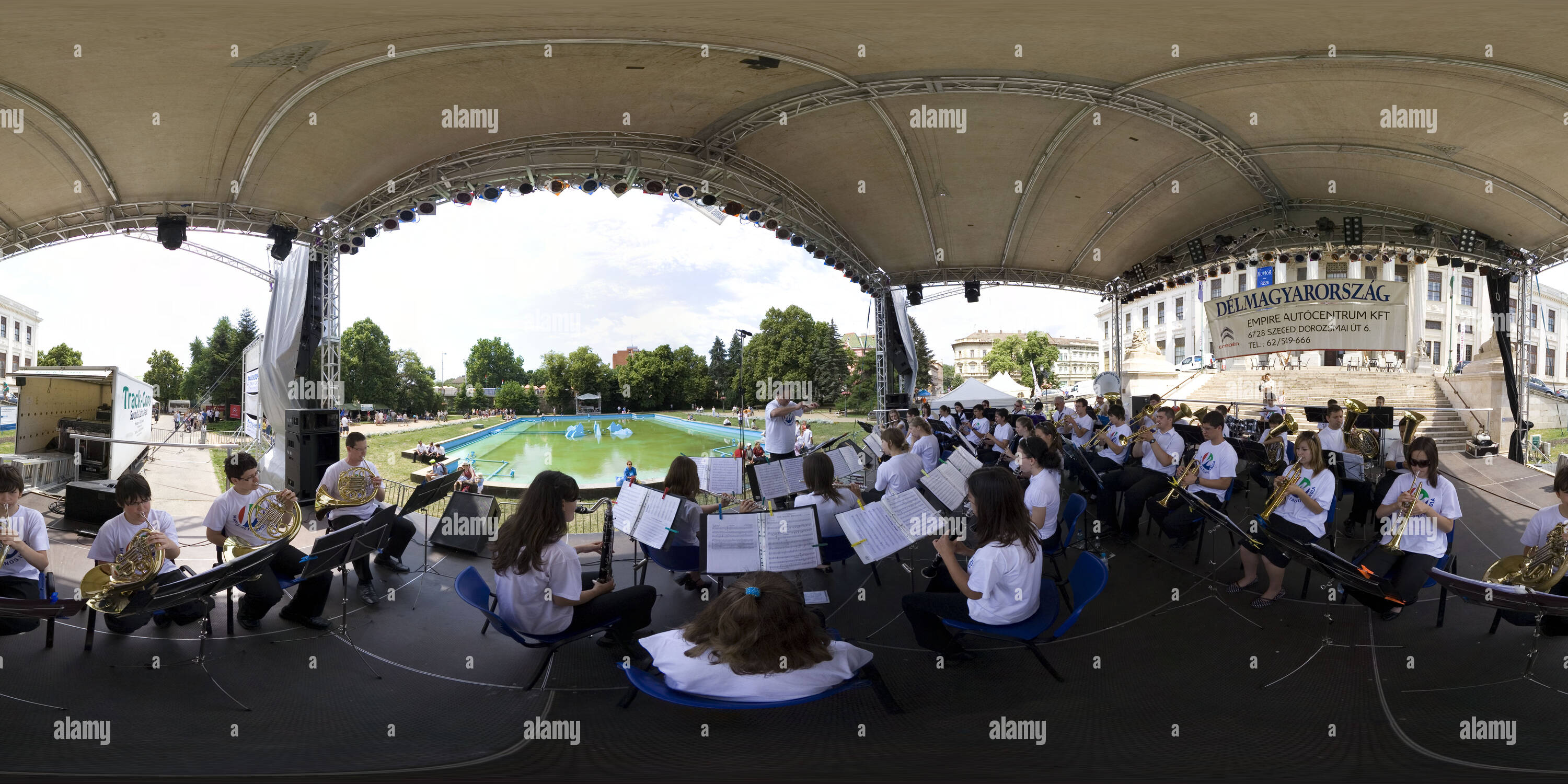 Vue panoramique à 360° de La journée de Szeged - Bridge - brass band Mako