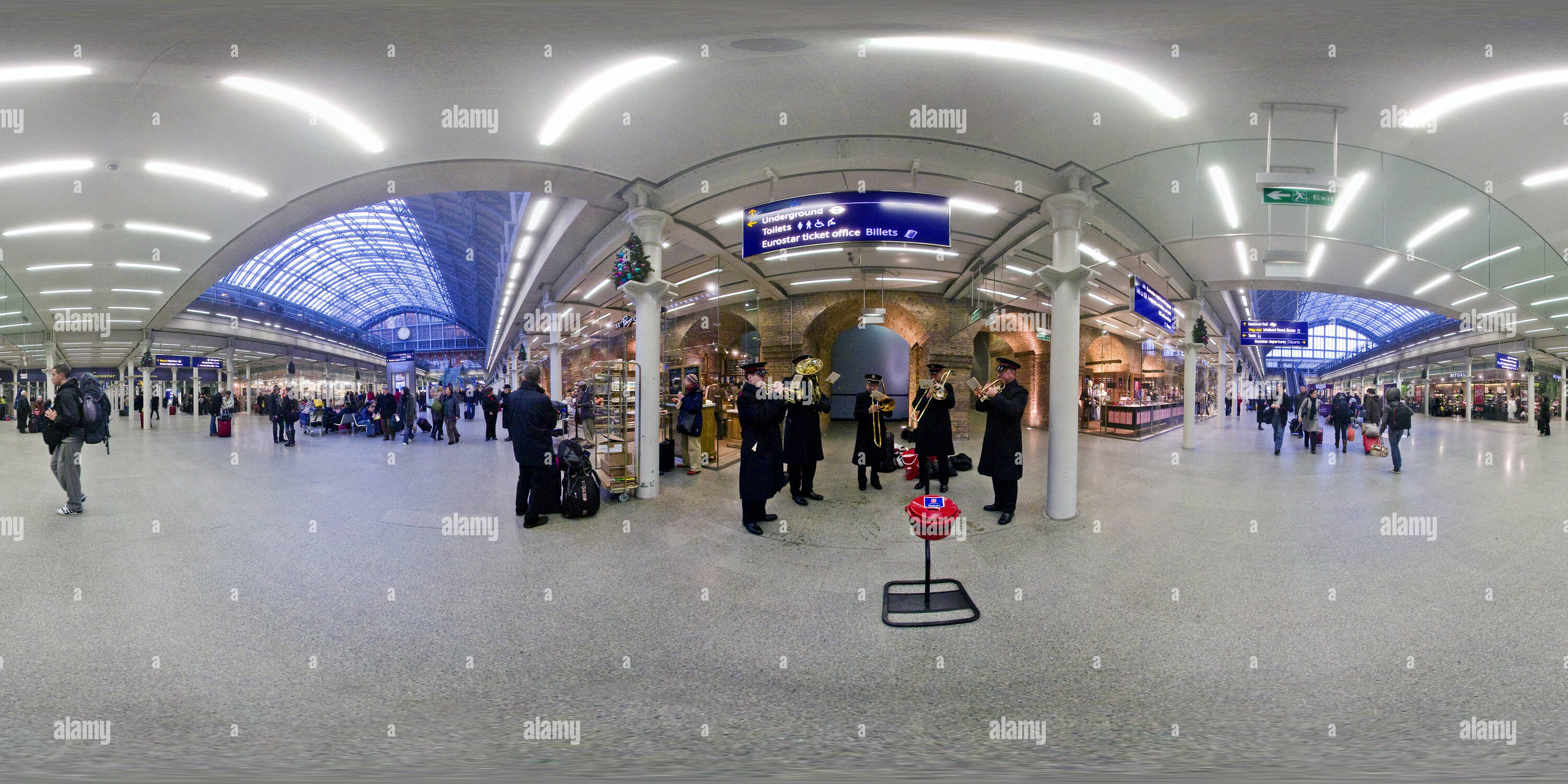 Vue panoramique à 360° de Salvation Army Band à St Pancras Londres