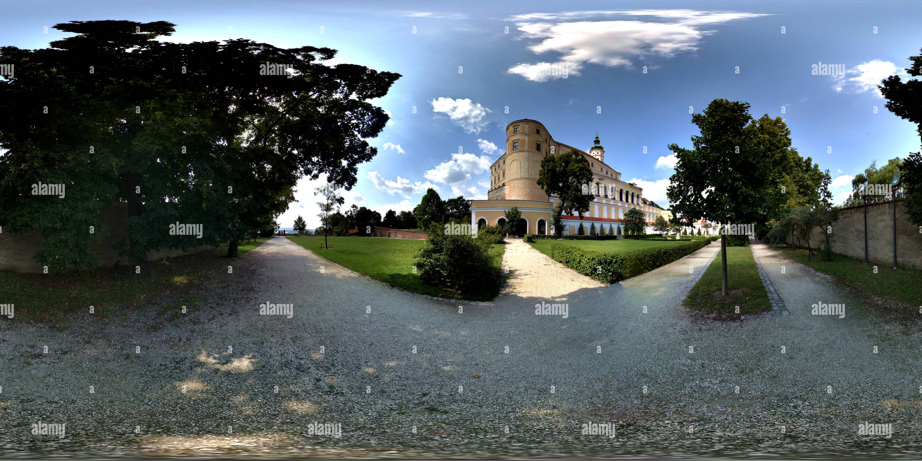 Vue panoramique à 360° de Zamecka Zahrada Mikulov