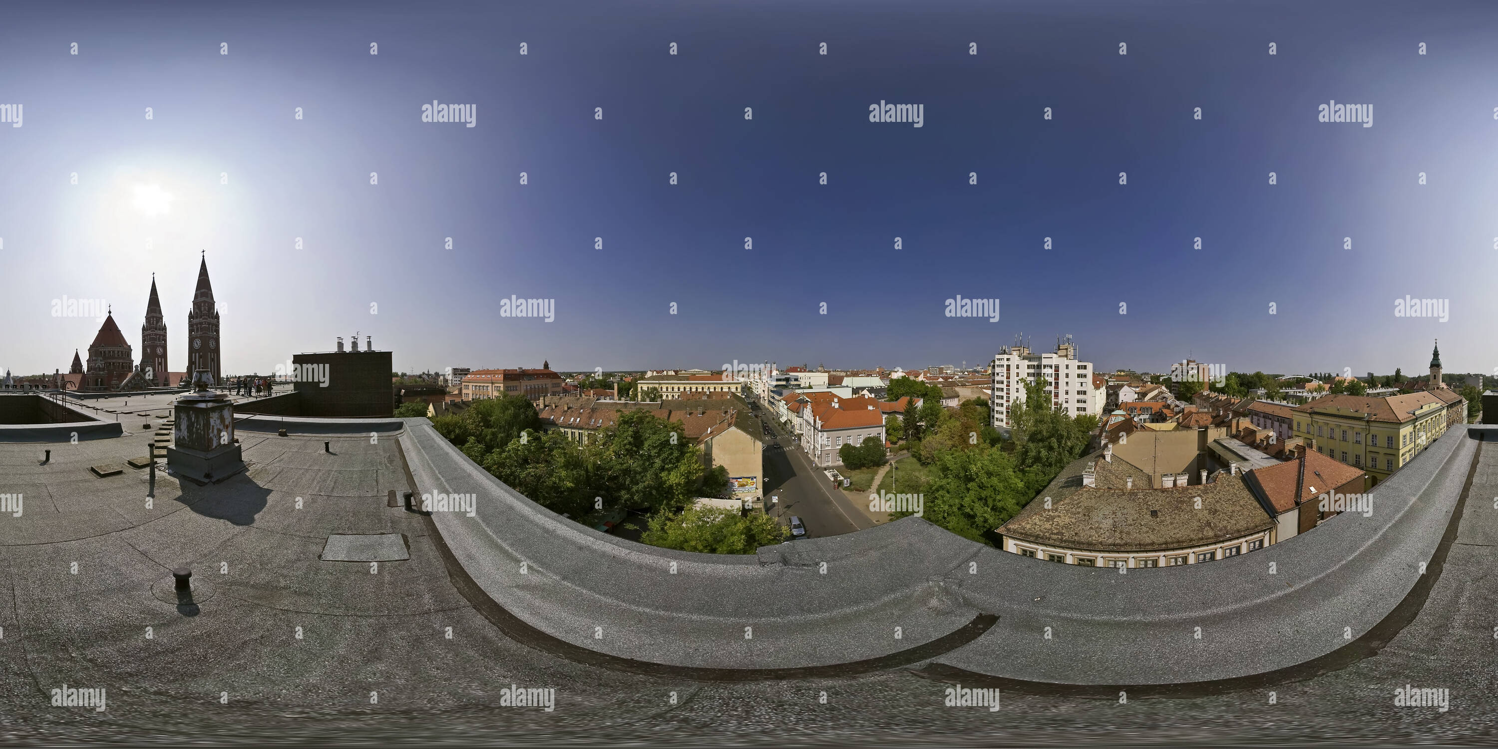 Vue panoramique à 360° de Le centre-ville depuis le toit de la bibliothèque de Somogy