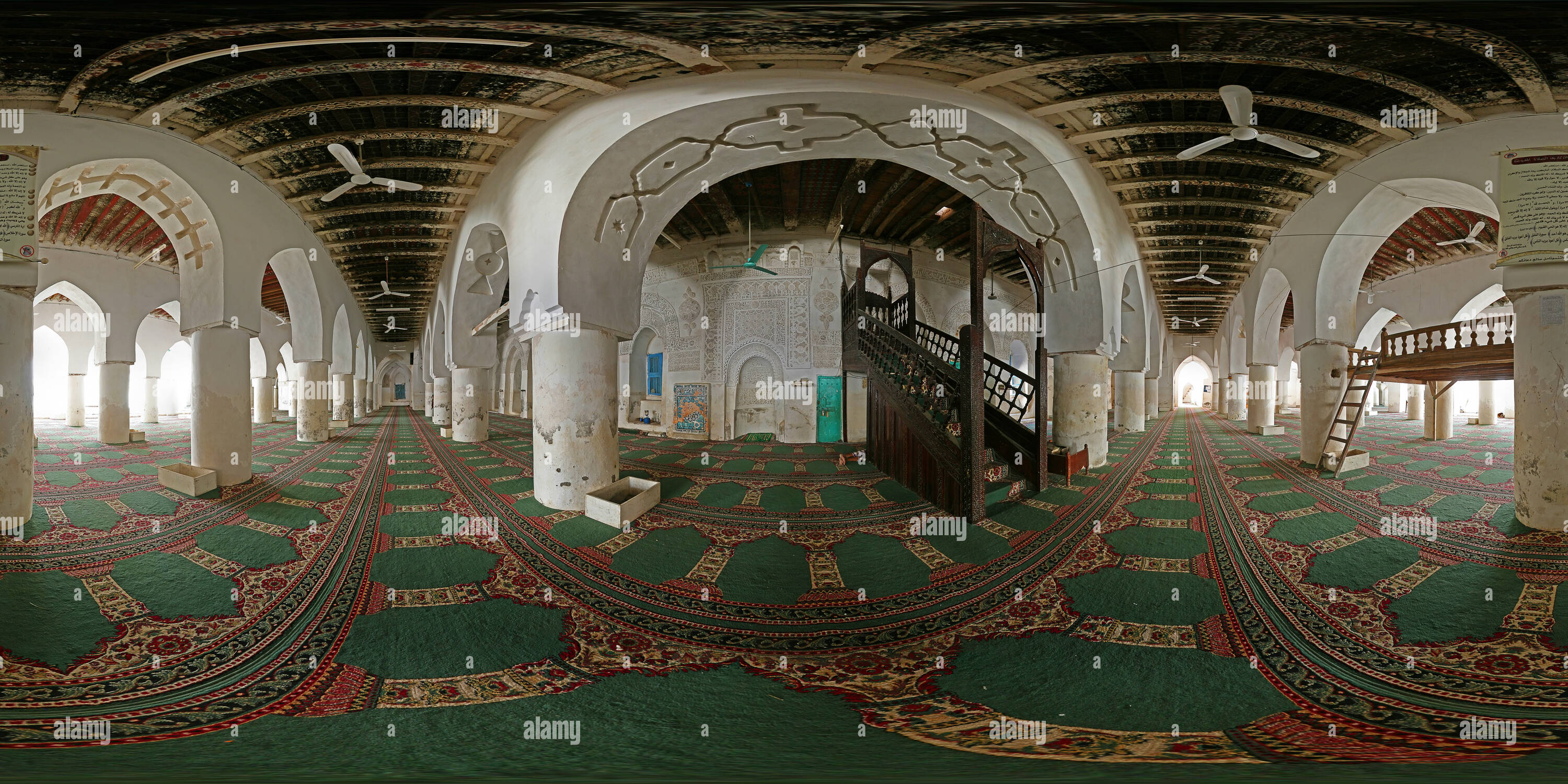 Vue à 360° De La Grande Mosquée Al-Asha'ir Construit Par Abu Musa Al ...