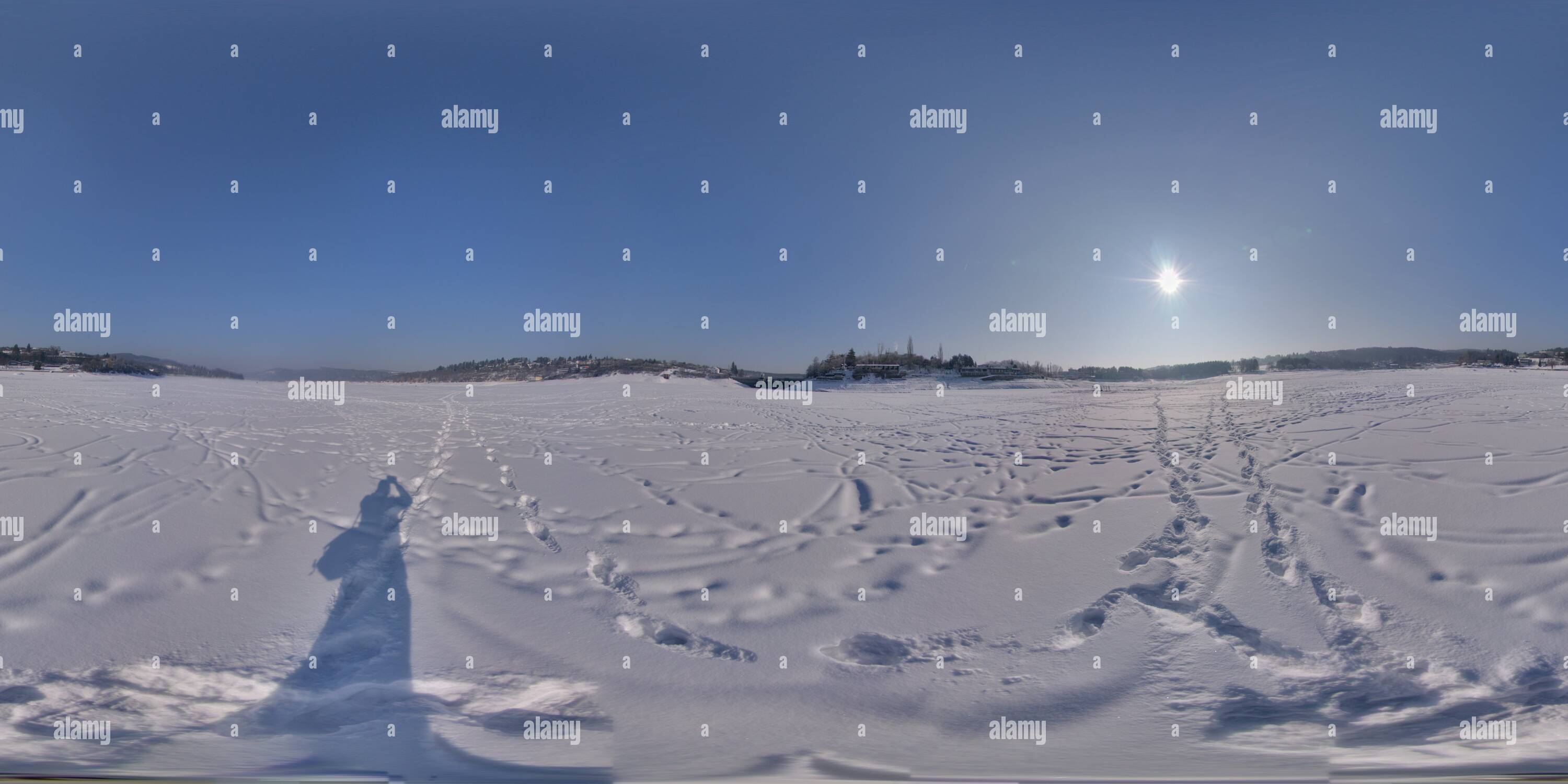 Vue panoramique à 360° de Le réservoir de Brno (9m en dessous de la valeur maximum)