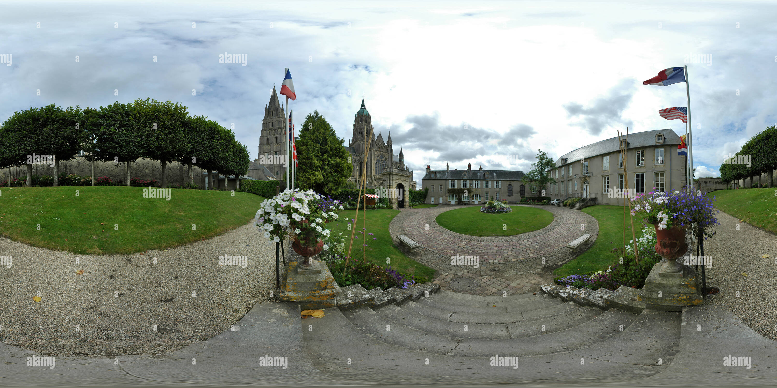 Vue panoramique à 360° de Cour du musée Barond-Gérard de Bayeux - France