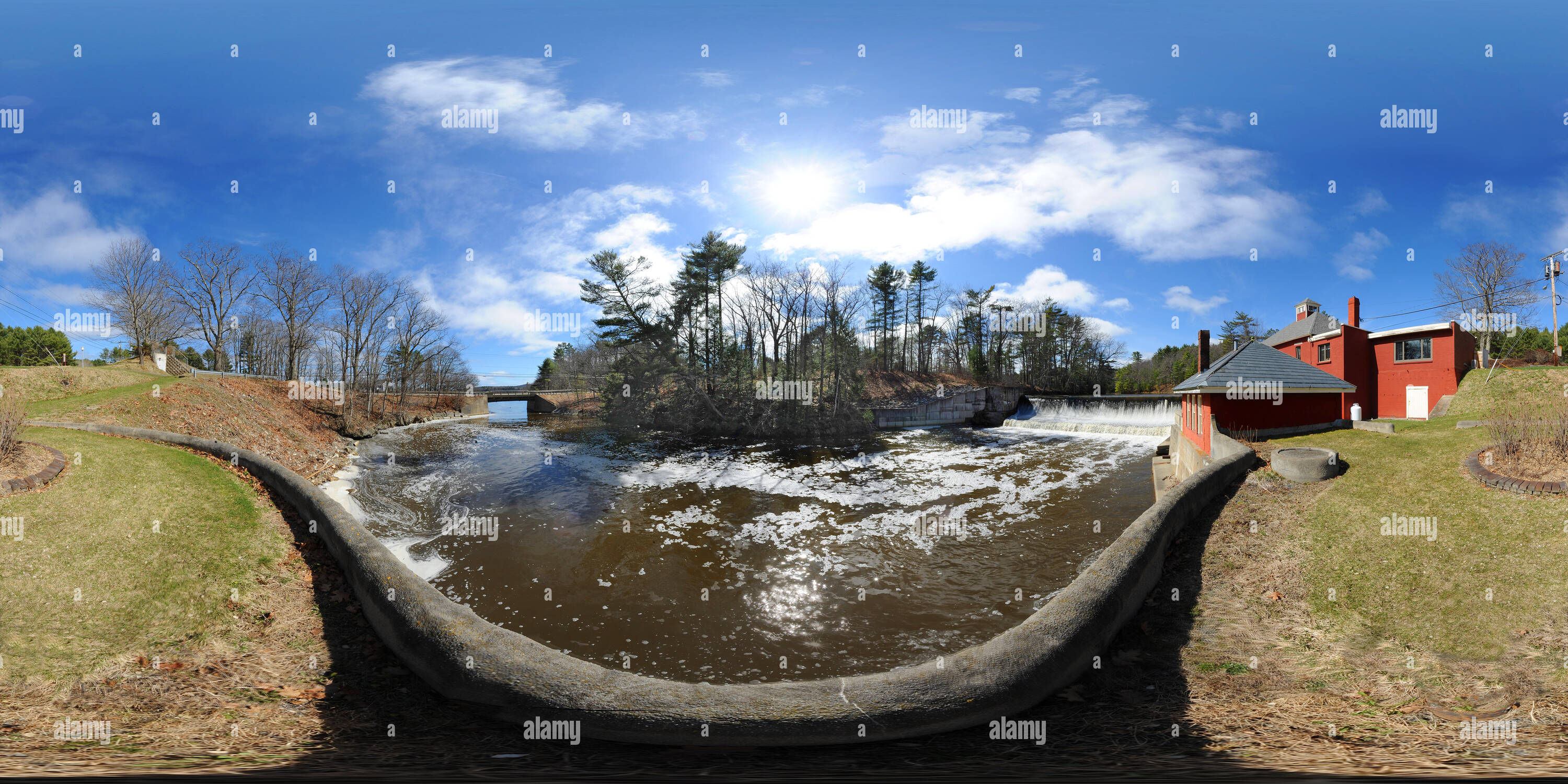 Vue panoramique à 360° de Petite rivière Barrage inférieur et US Route 1